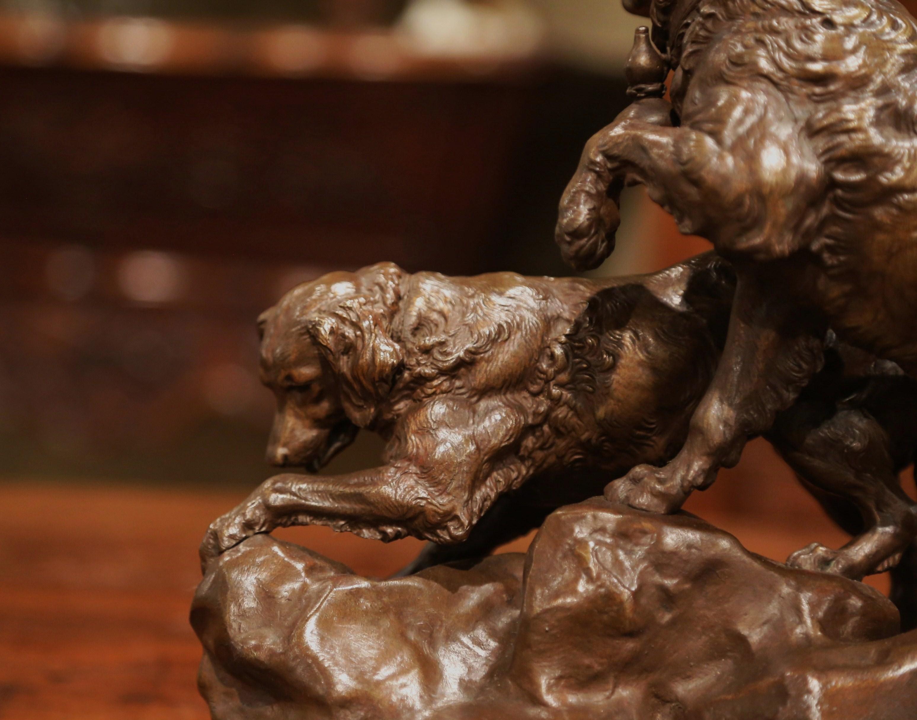 Bronze Sculpture française du 19ème siècle en bronze patiné représentant des chiens de chasse signées Charles Valton en vente