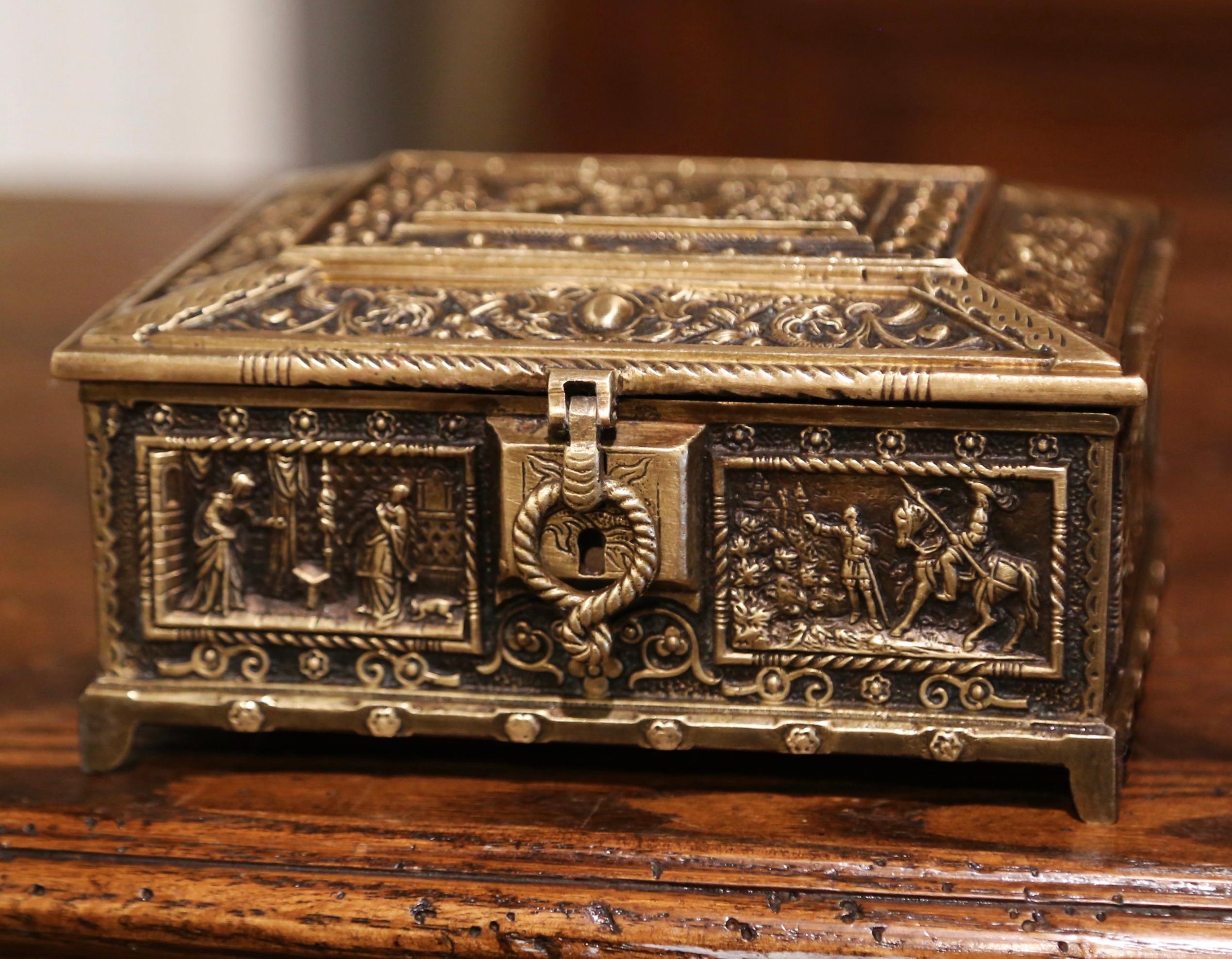 19th Century French Patinated Bronze Jewelry Box with Mythology Decor In Excellent Condition In Dallas, TX