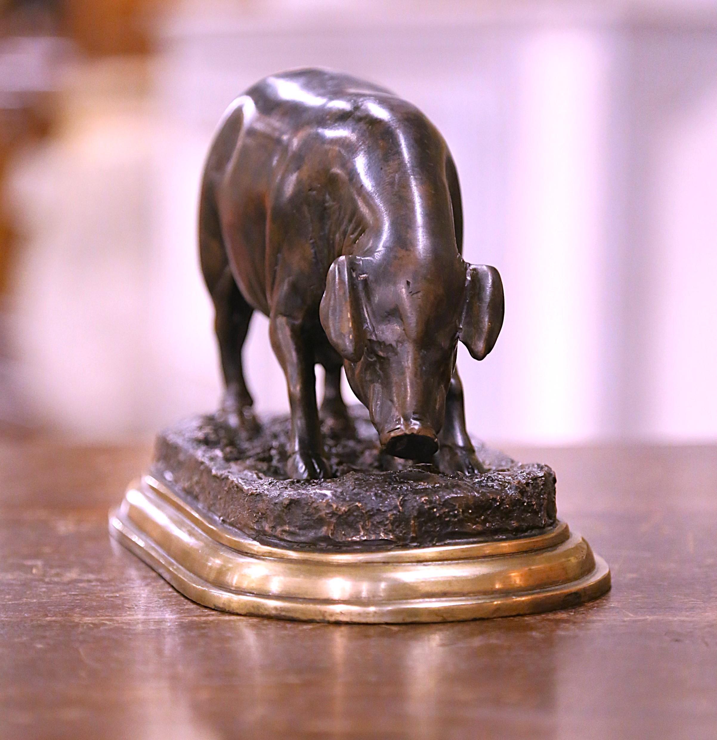 Patinato Scultura di maiale in bronzo patinato francese del XIX secolo firmata Jules Moigniez in vendita