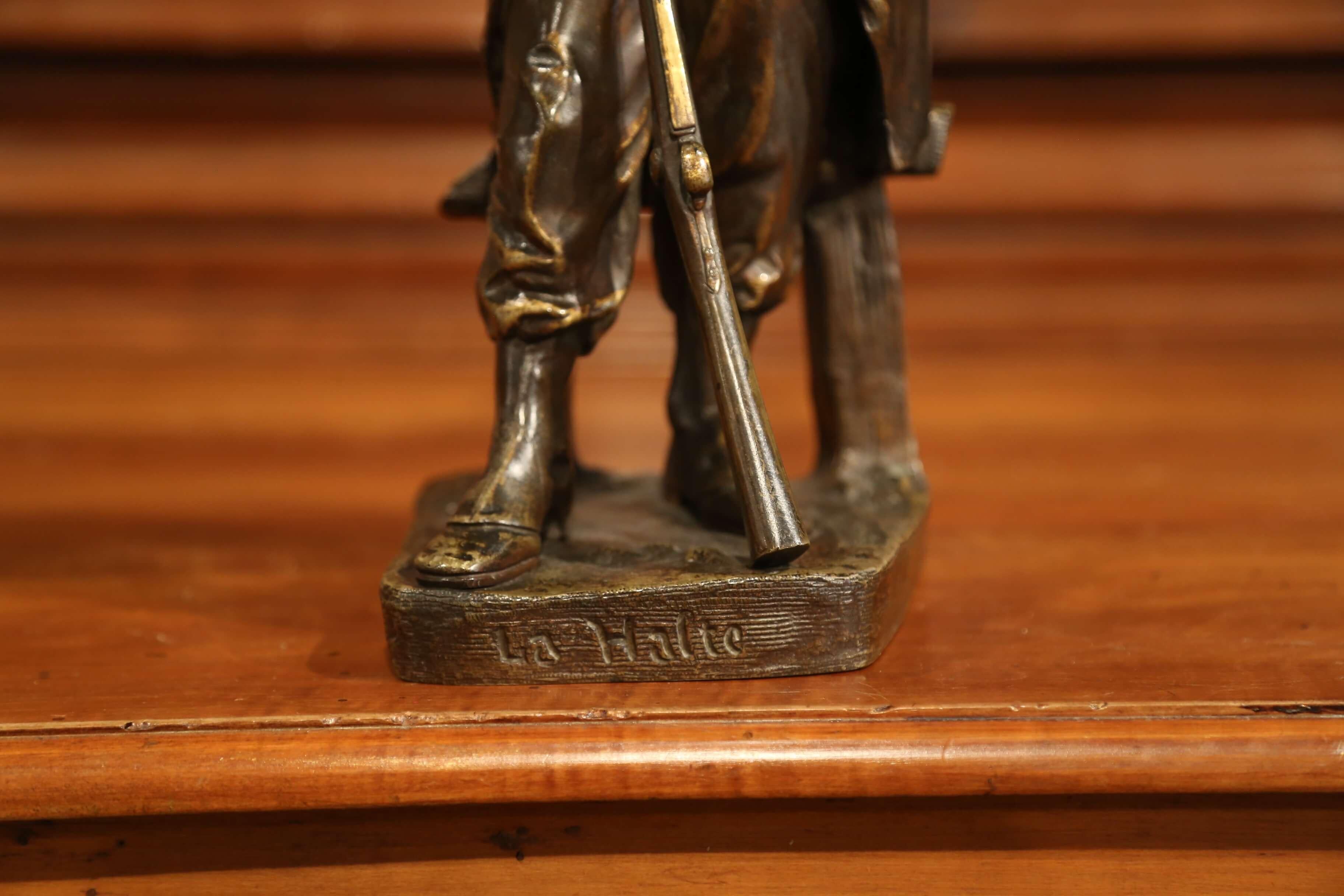 Français Sculpture française du XIXe siècle en bronze patiné « La Halte » signée L. Mennessier en vente