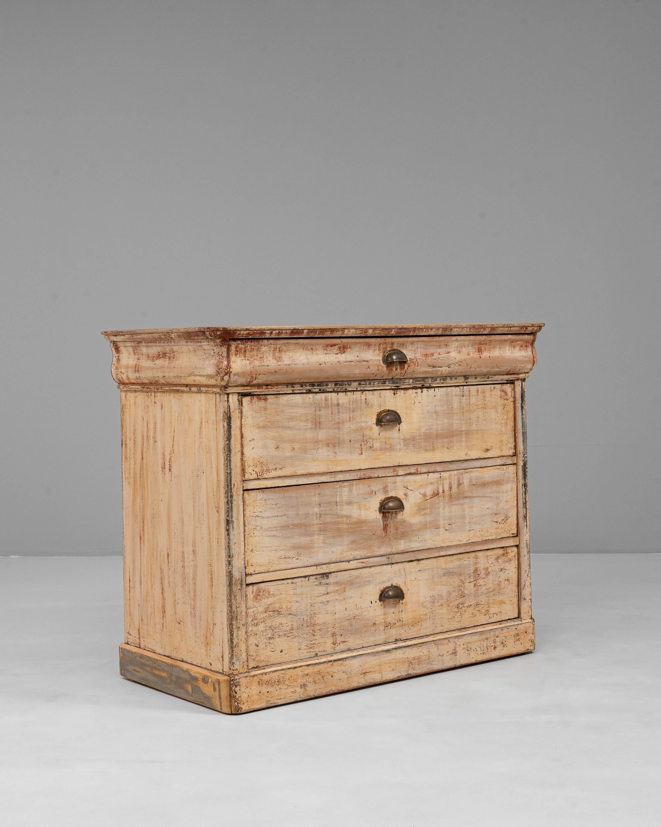 XIXe siècle Commode en bois patiné français du 19ème siècle en vente