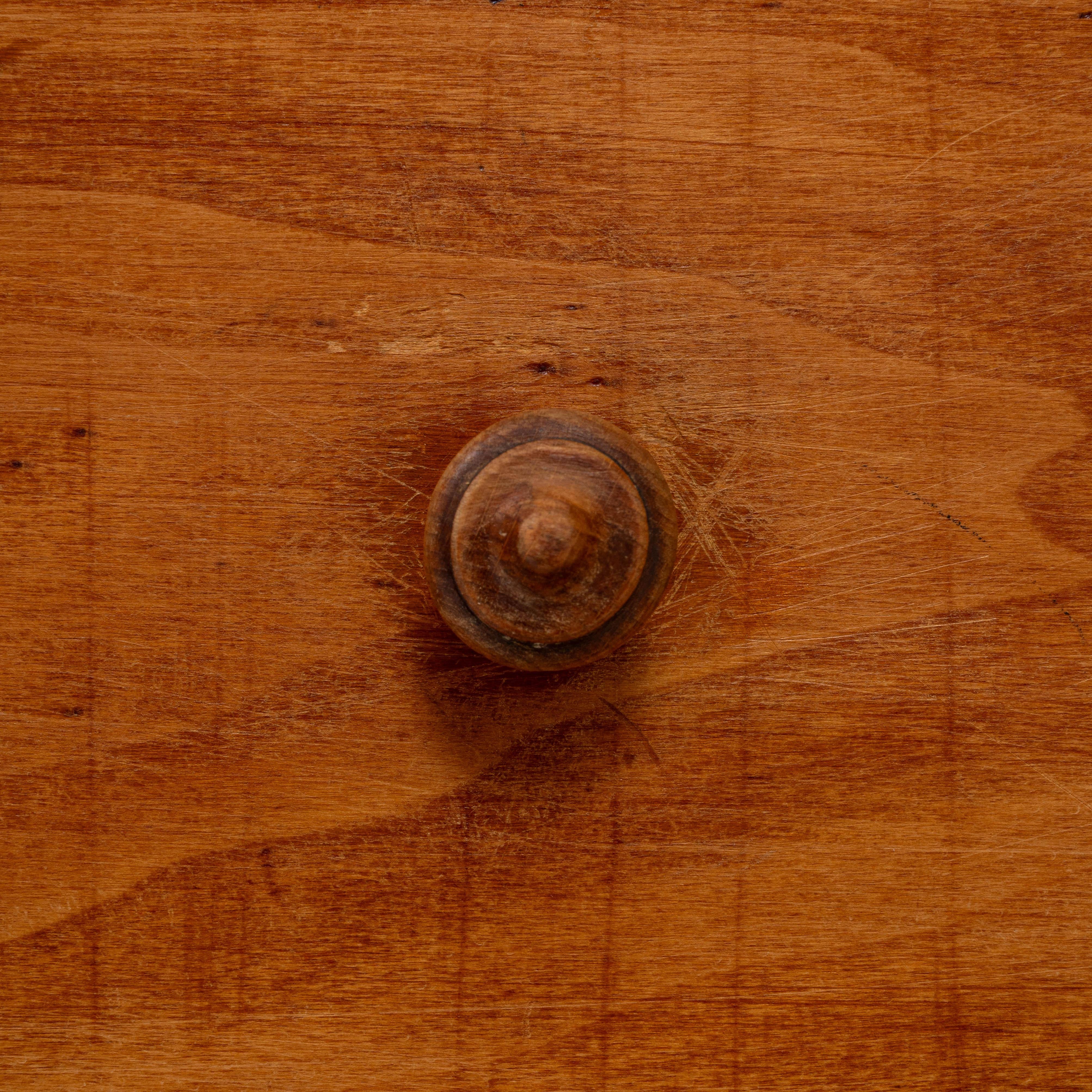 Cassettiera in legno patinato francese del XIX secolo in vendita 5