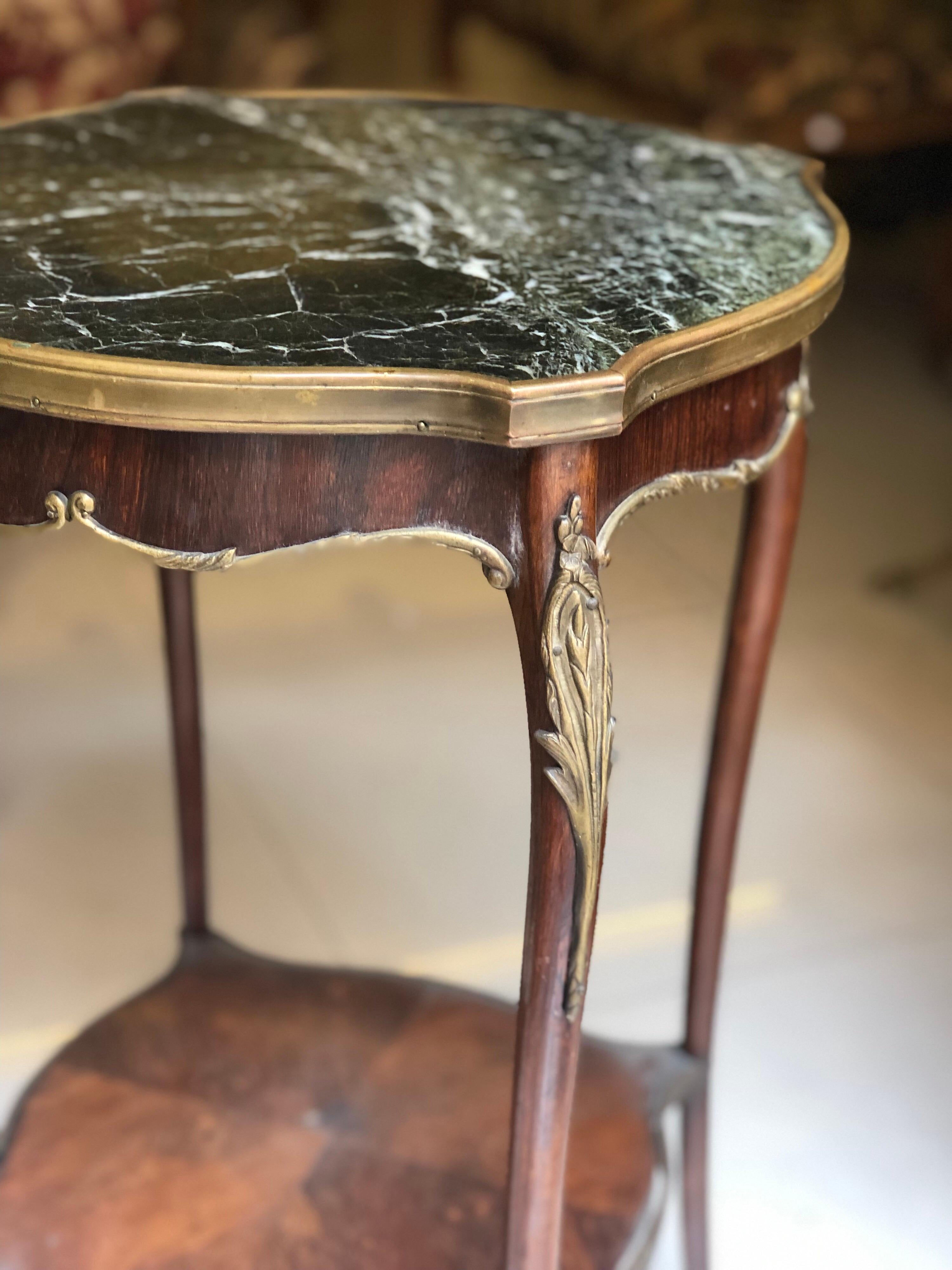 19th Century French Pedestal Table in Veneered Wood Louis XV Style In Good Condition For Sale In Sofia, BG