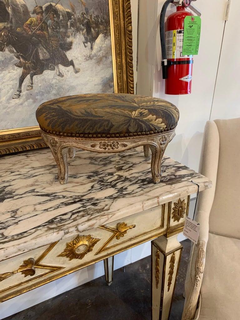 19th Century French Petite Foot Stool with Aubusson In Good Condition For Sale In Dallas, TX