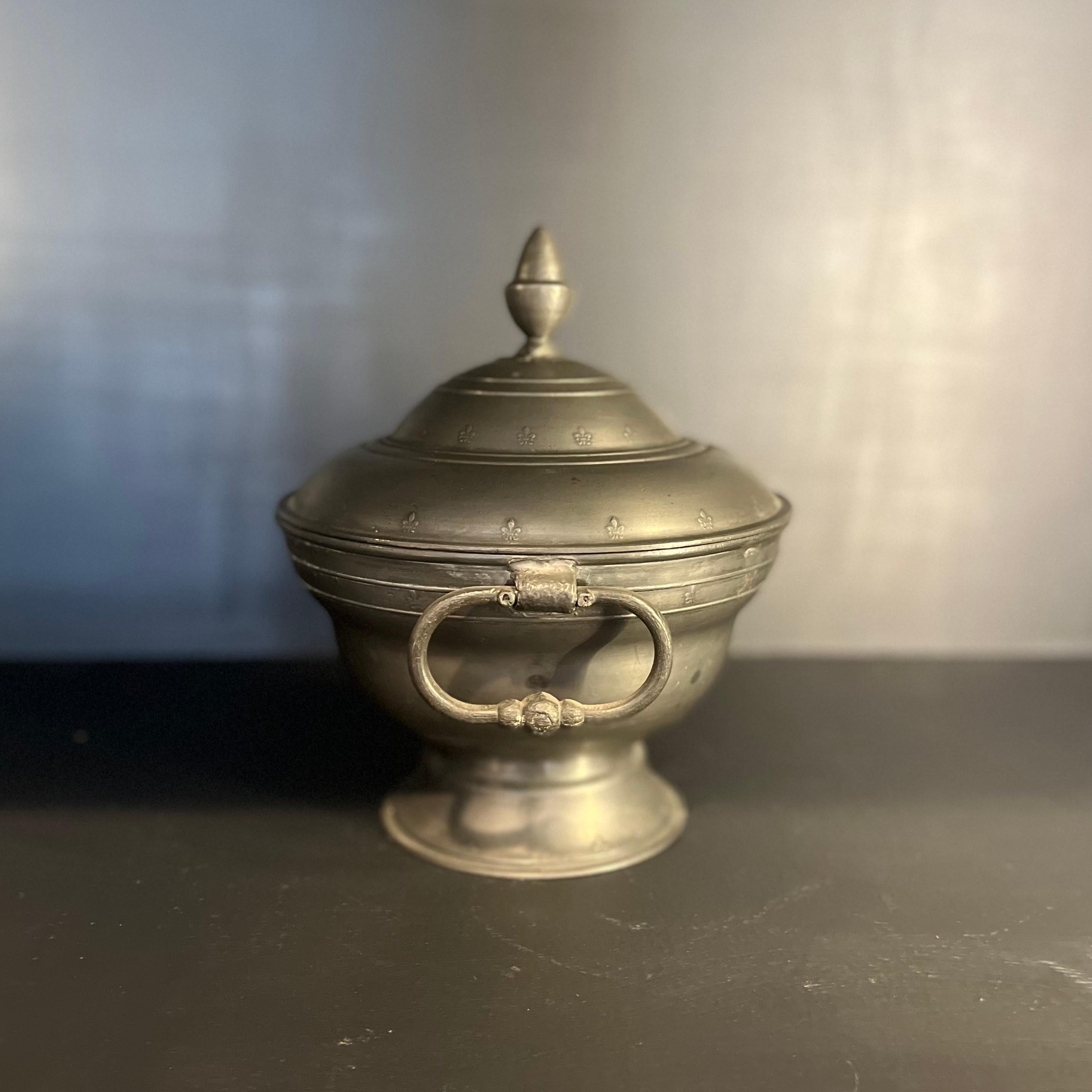 19th Century, French Pewter Soup Tureen For Sale 1