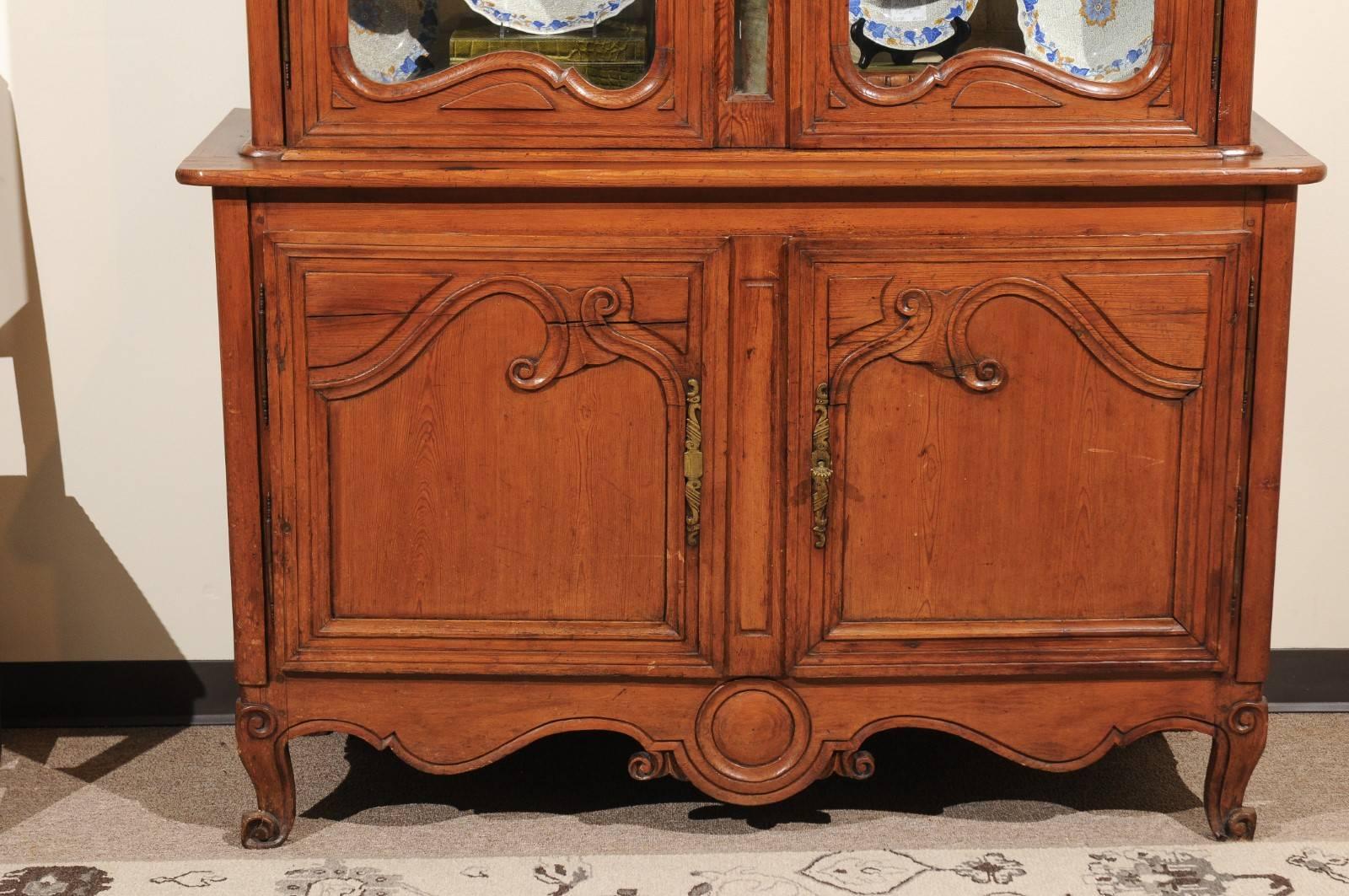 19th Century French Pine Buffet Deux Corps, circa 1820 For Sale 3