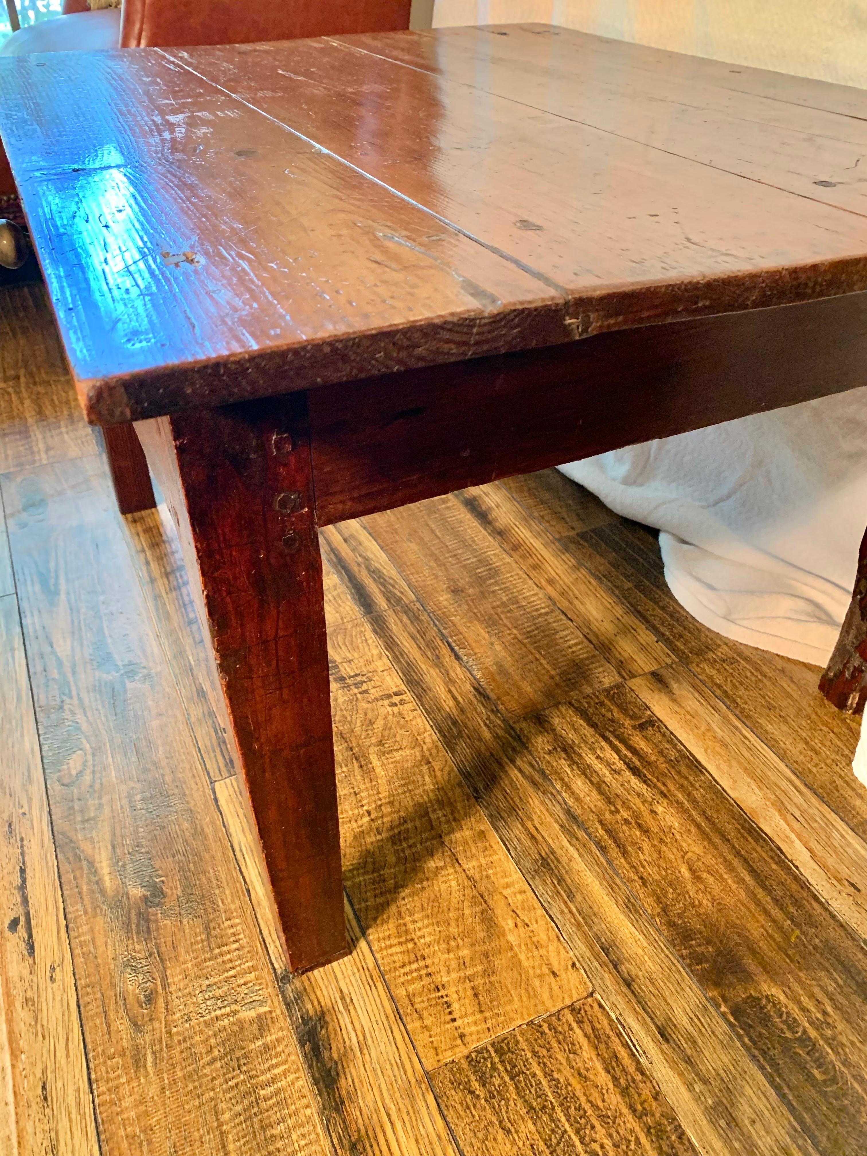 Table basse en pin français du XIXe siècle en vente 11