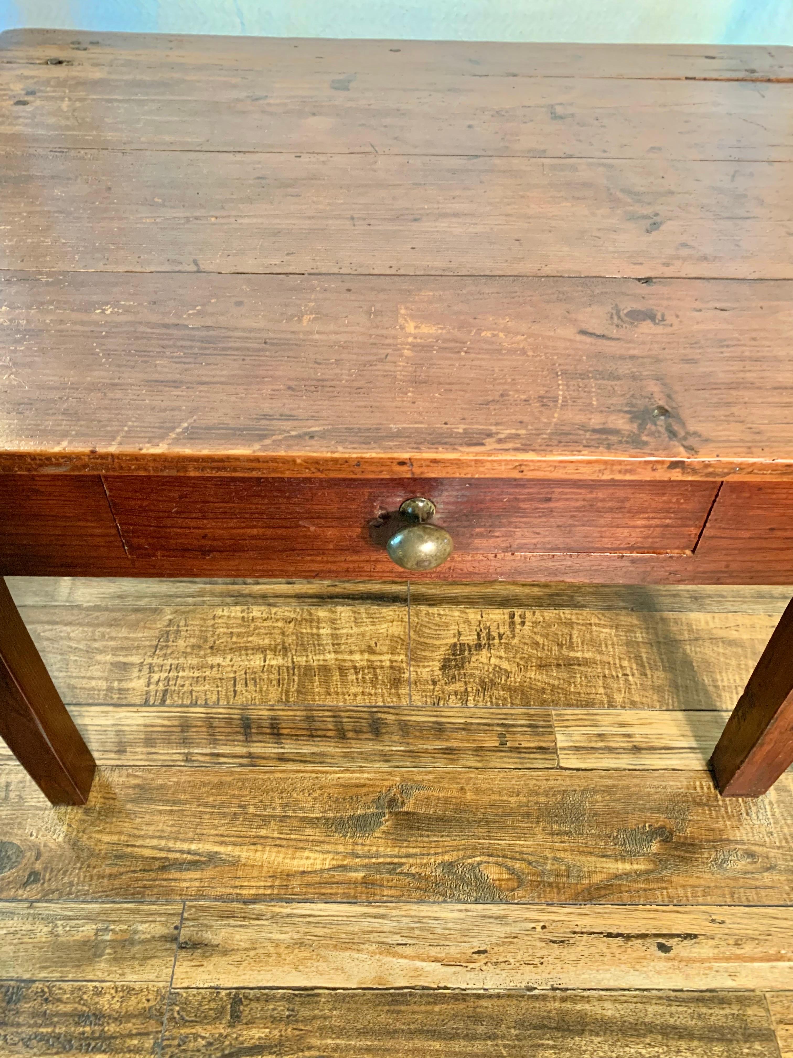 Table basse en pin français du XIXe siècle Bon état - En vente à Burton, TX