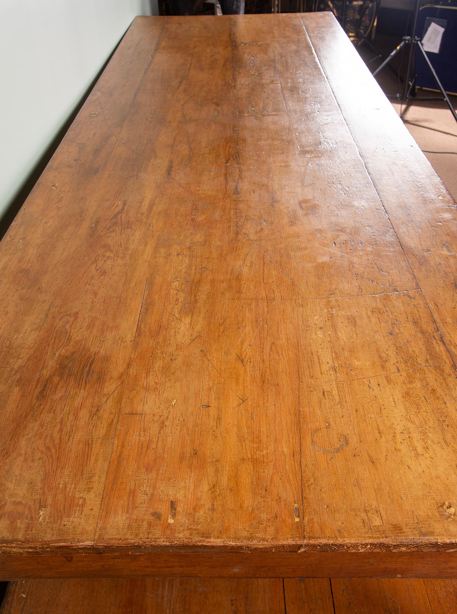 19th Century French Pine Drapers Table with Original Finish In Good Condition In Troy, MI