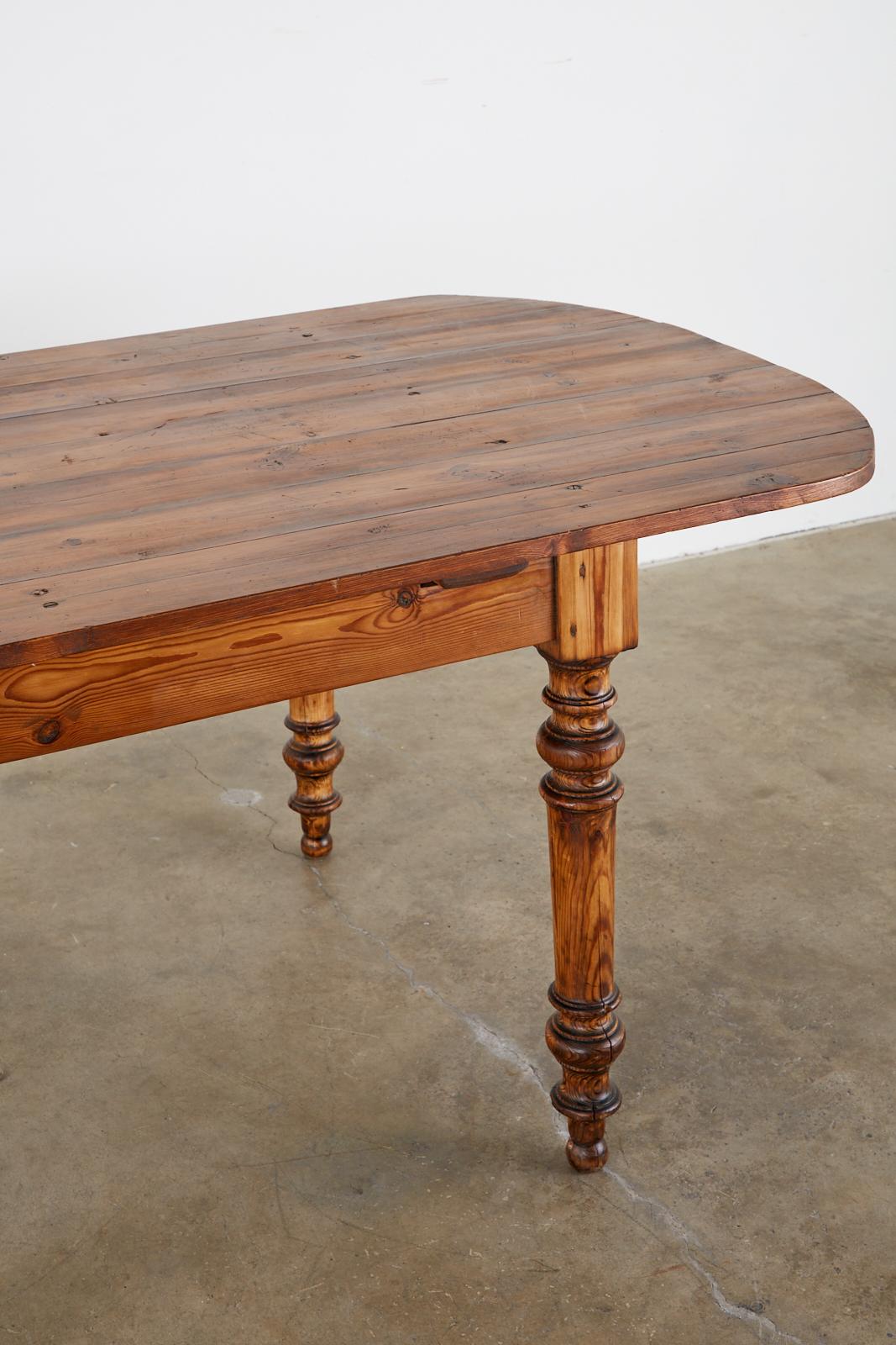 19th Century French Pine Farmhouse Harvest Dining Table In Good Condition In Rio Vista, CA