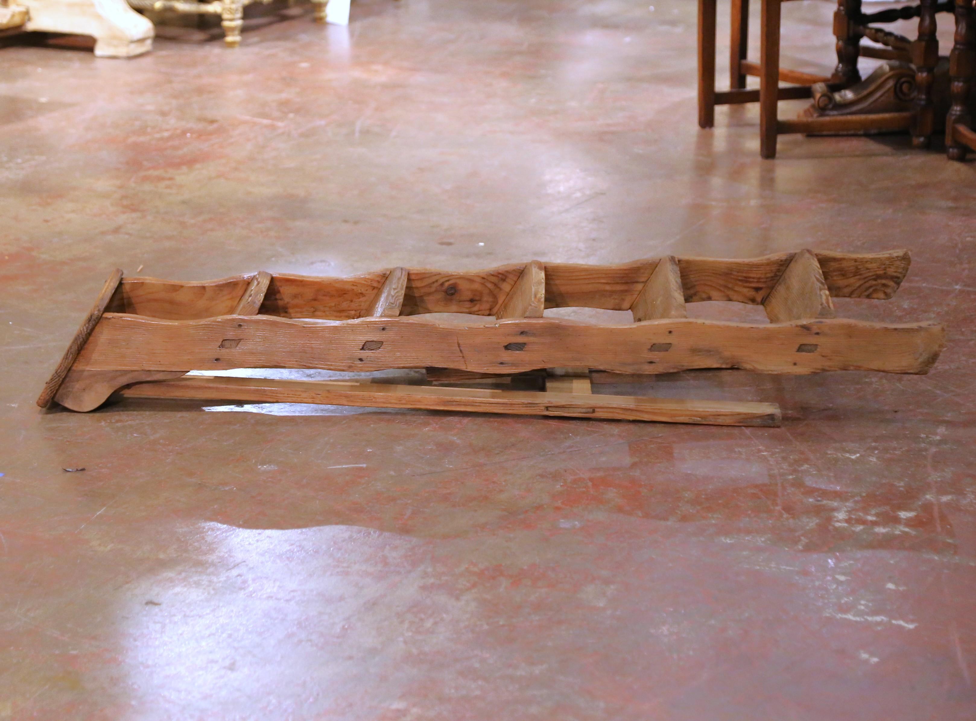 Scala da biblioteca pieghevole in pino francese del XIX secolo con sei gradini in vendita 4