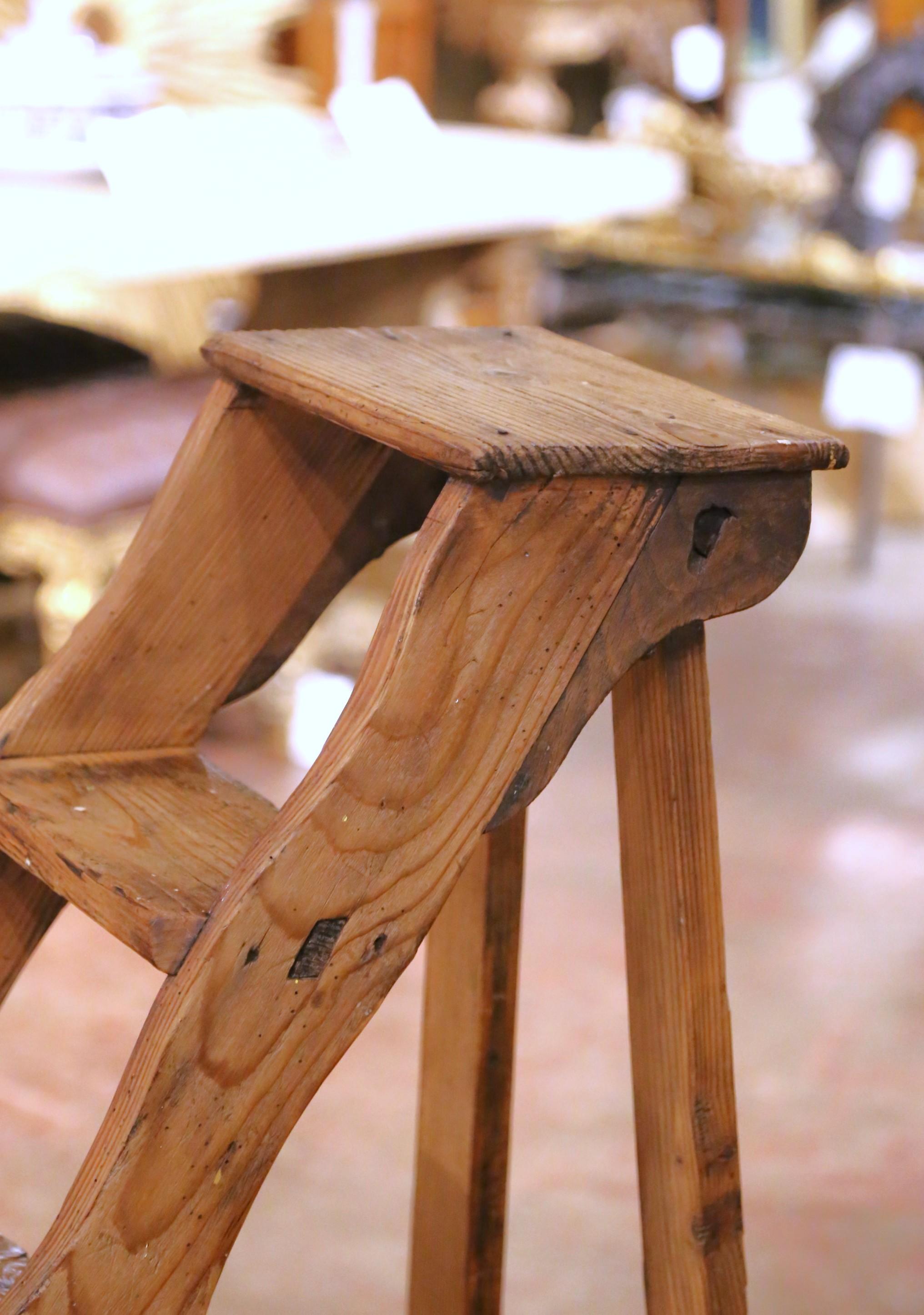 Country Scala da biblioteca pieghevole in pino francese del XIX secolo con sei gradini in vendita