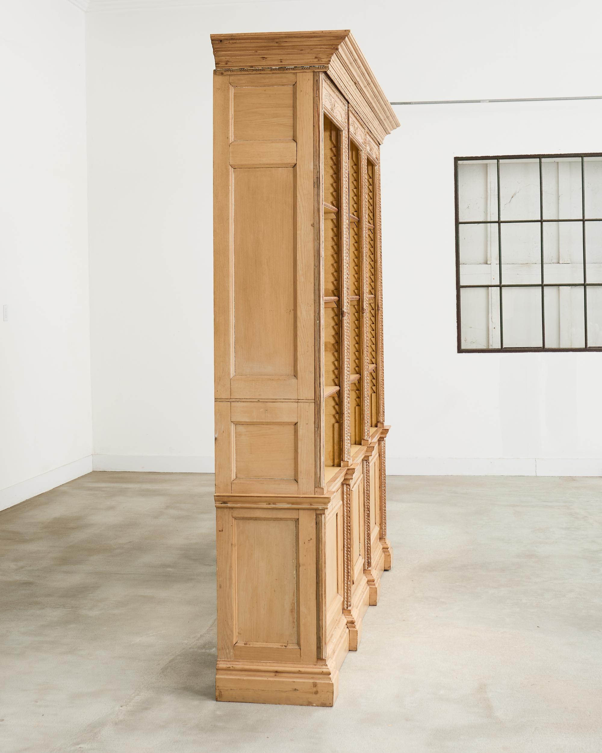 19. Jahrhundert Französisch Kiefer Bibliothek Bibliotheque Bücherregal im Angebot 11