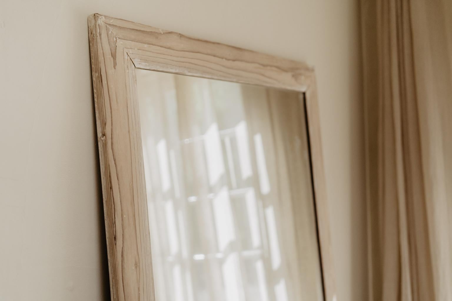 Great mirror for your dressing. French pine, large dimensions.