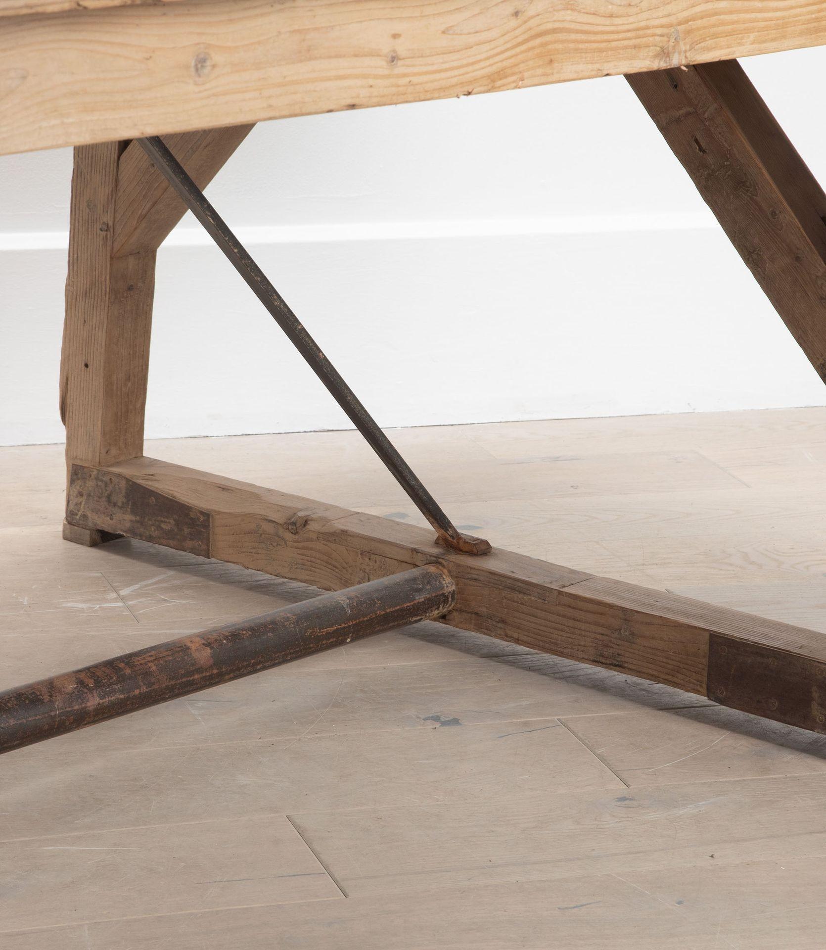 XIXe siècle Table en pin français du 19ème siècle en vente