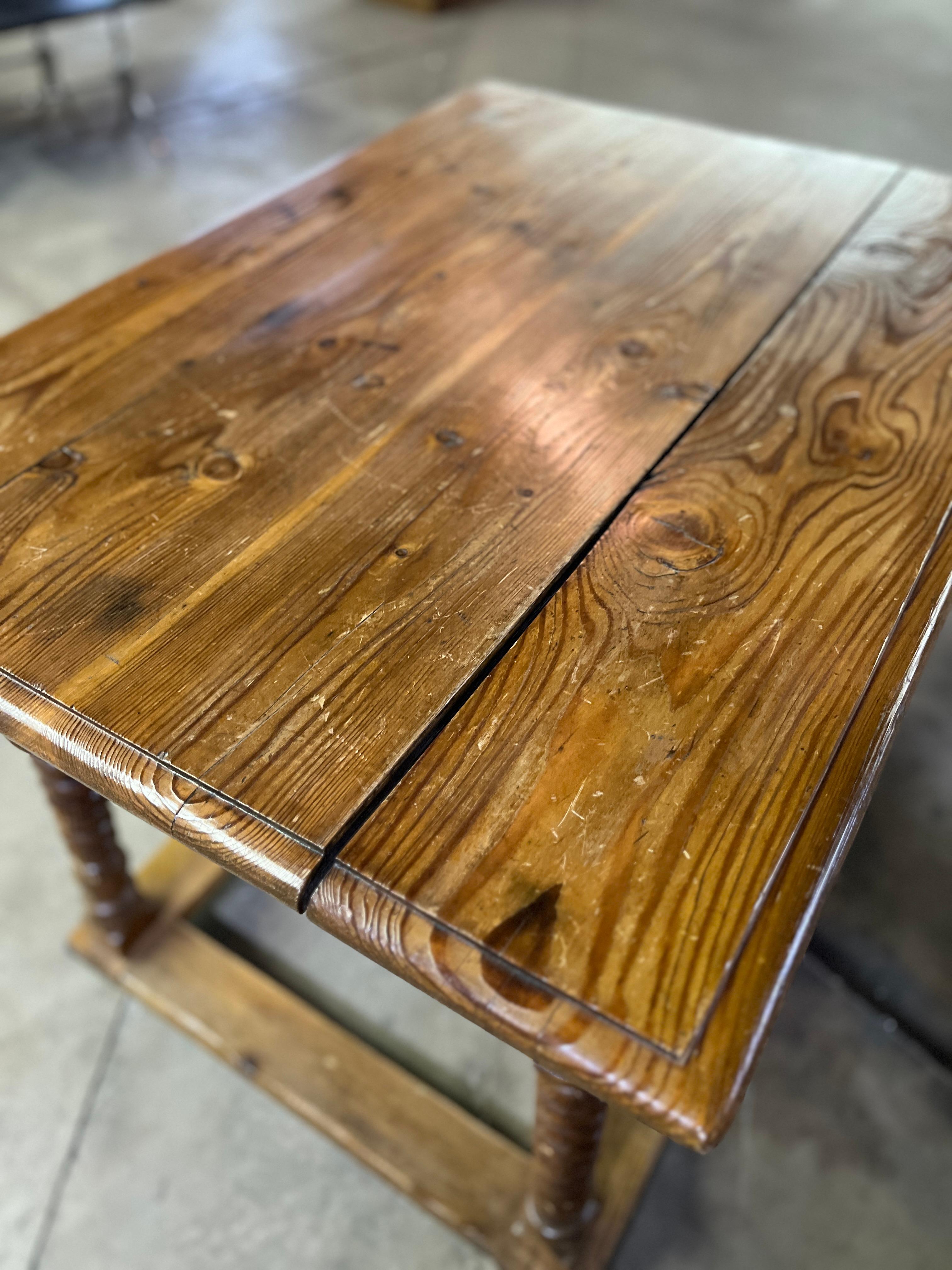 19th Century French Pine Wine Tasting Table For Sale 2