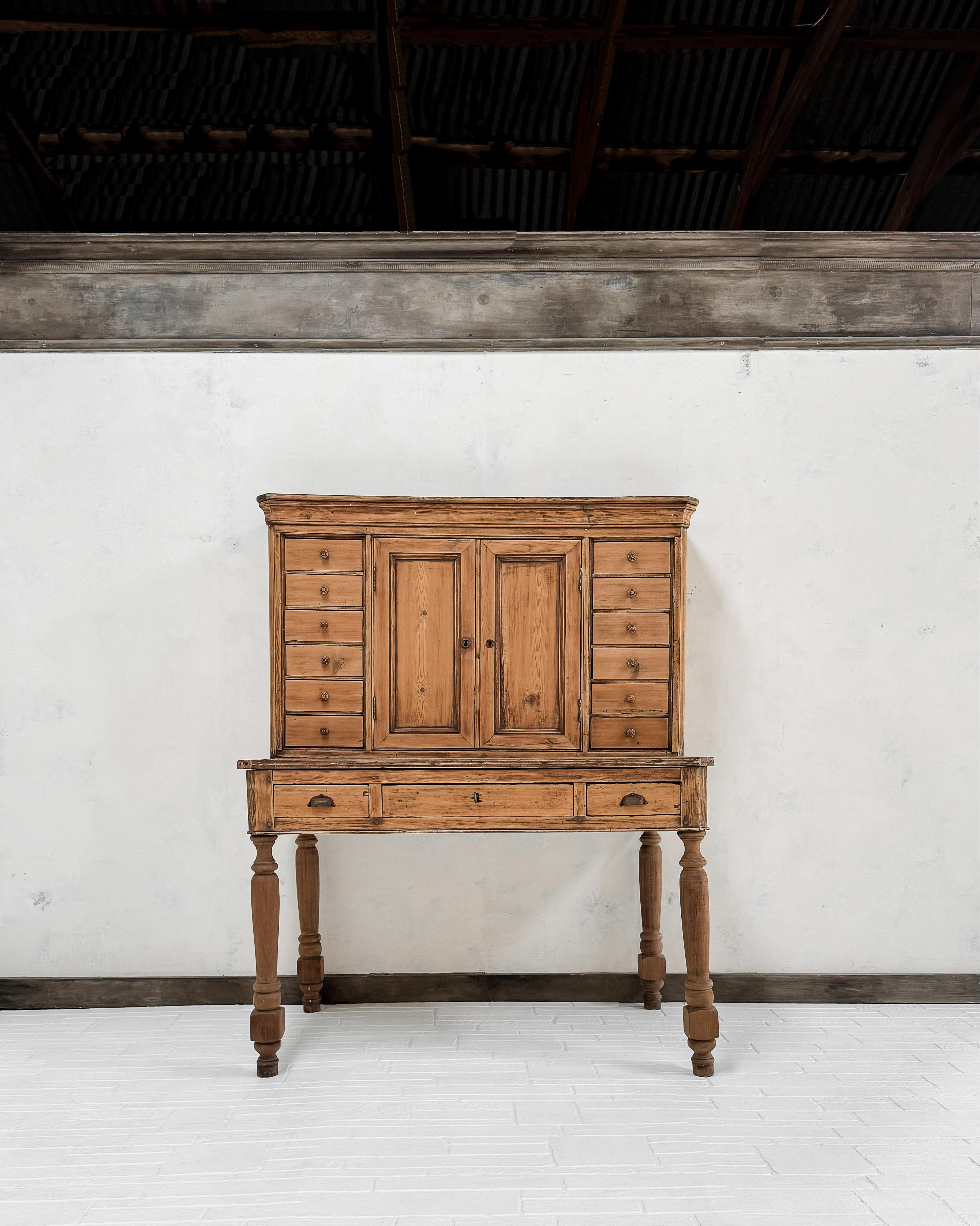 19th Century French Pine Writing Desk with Hutch In Good Condition In Mckinney, TX