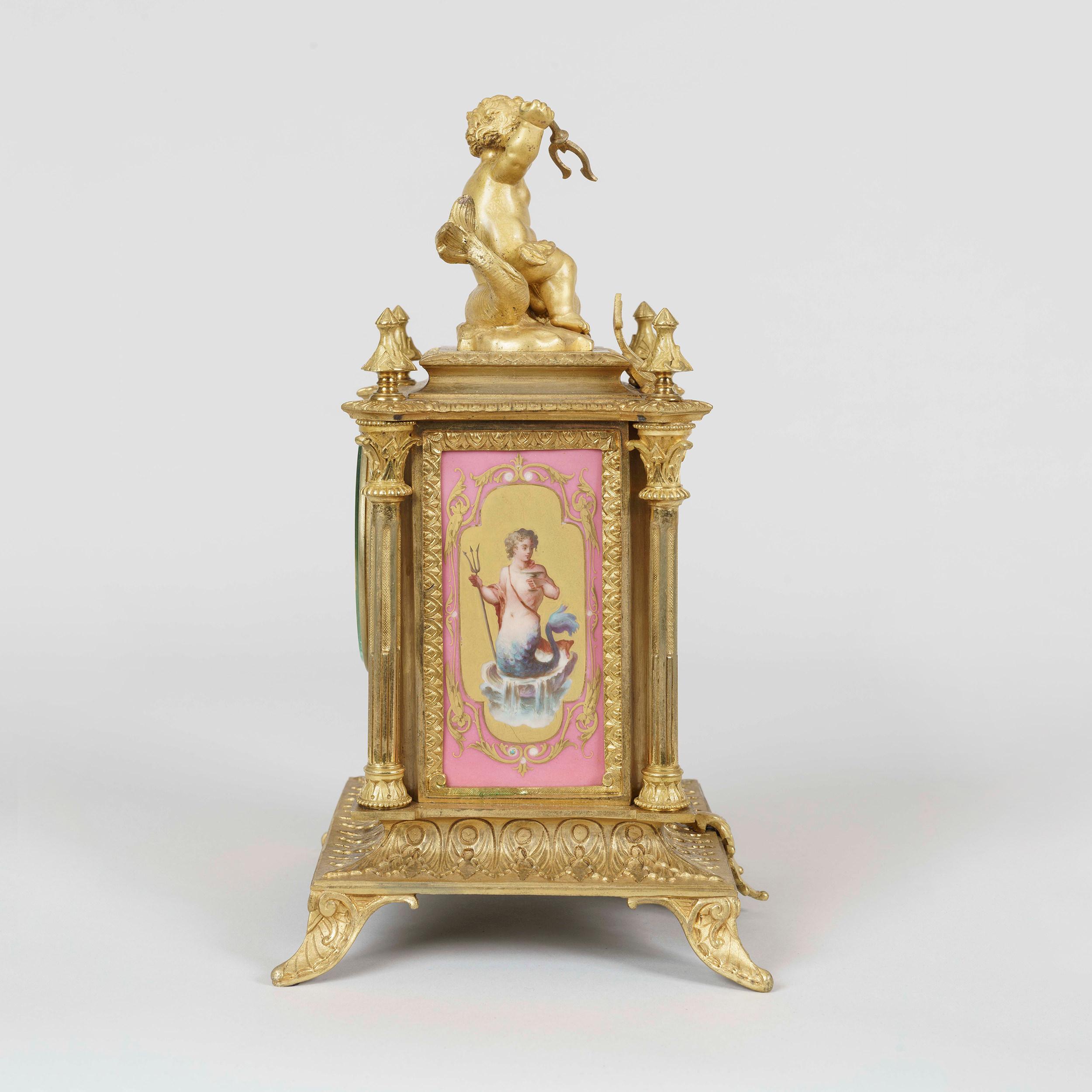 Français Pendule en porcelaine rose du 19ème siècle par Japy Fréres dans le style Louis XVI en vente