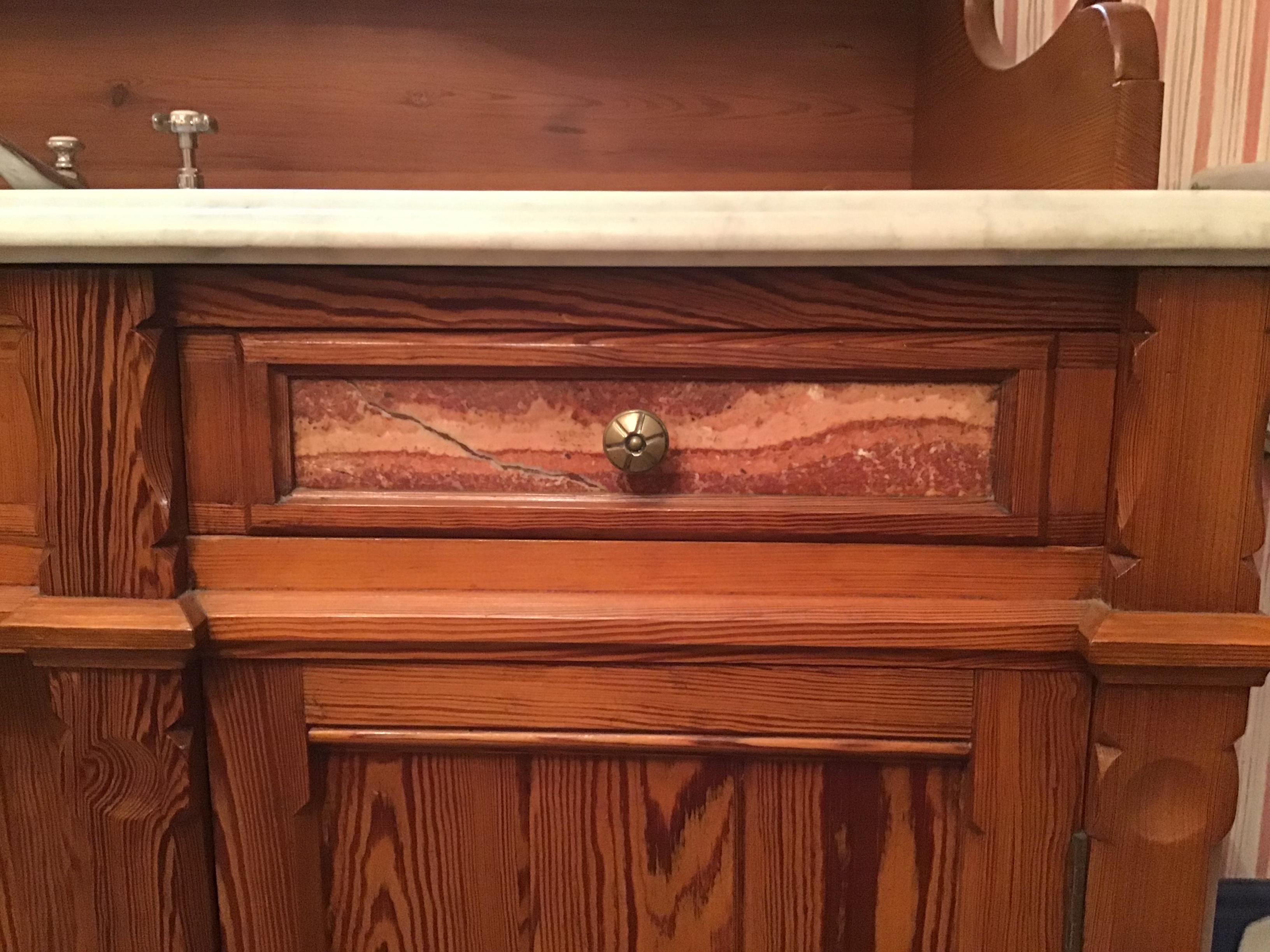 19th Century French Pitch Pine Cupboard Sink with Marble Top, 1890s In Good Condition For Sale In Florence, IT