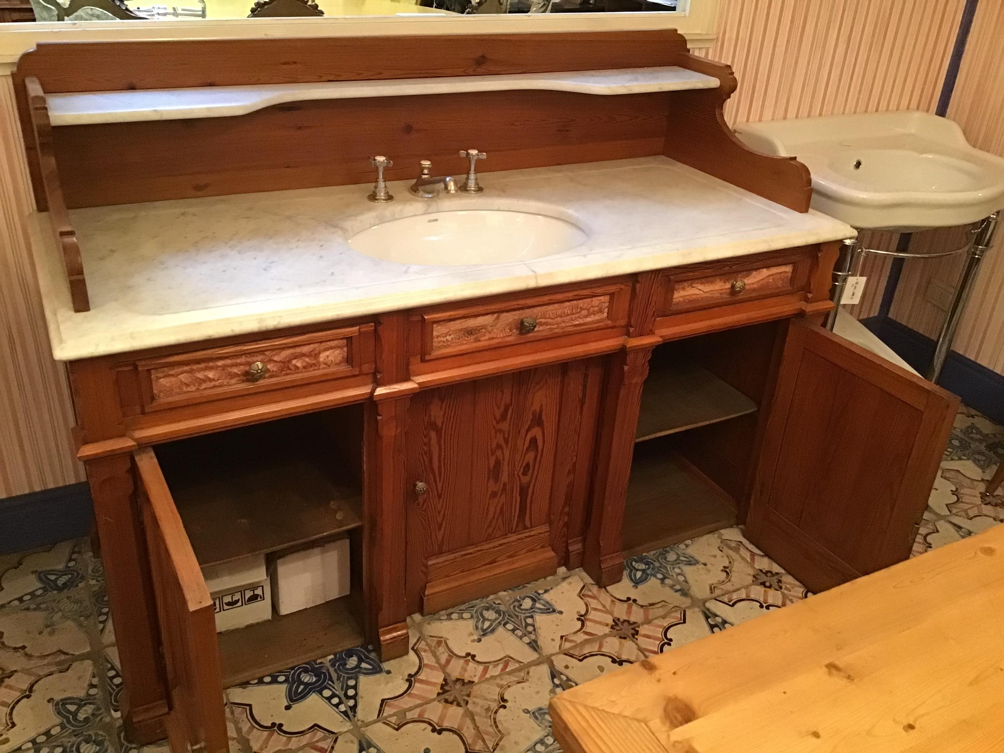 19th Century French Pitch Pine Cupboard Sink with Marble Top, 1890s For Sale 1