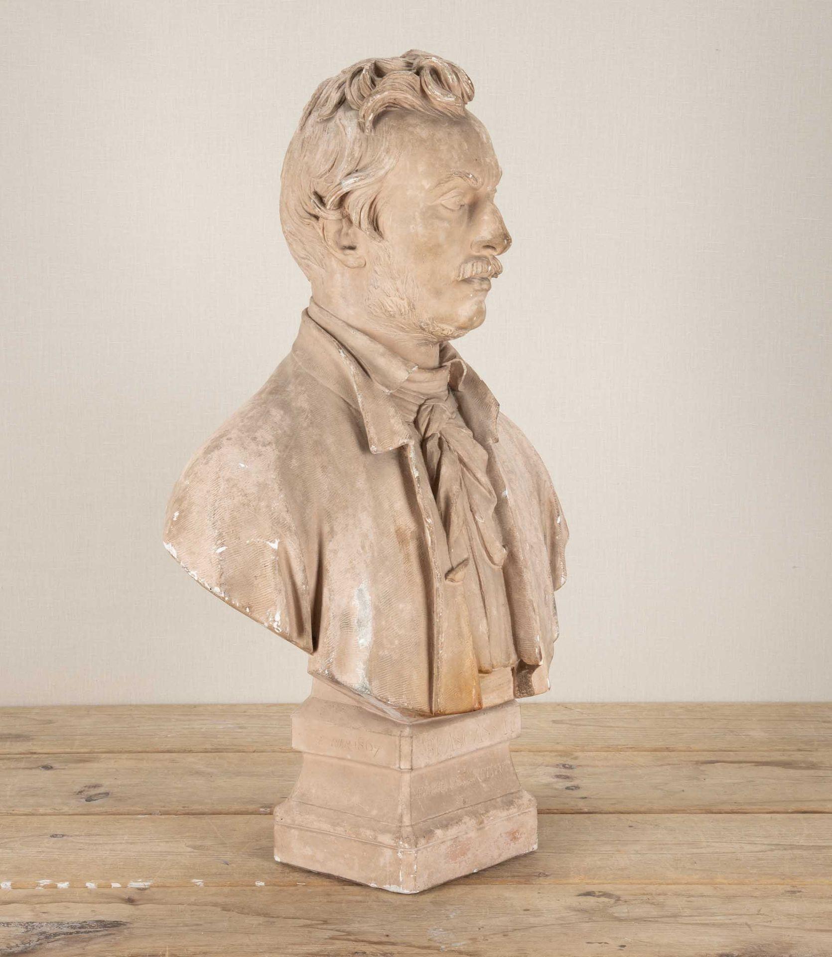 Un busto ritratto in gesso francese del XIX secolo molto bello. Opera del noto scultore francese Louis Desprez (1799-1870).
An He era molto conosciuto per i suoi ritratti e busti e vinse premi per il suo lavoro in Francia e a Roma. Firmato sul retro
