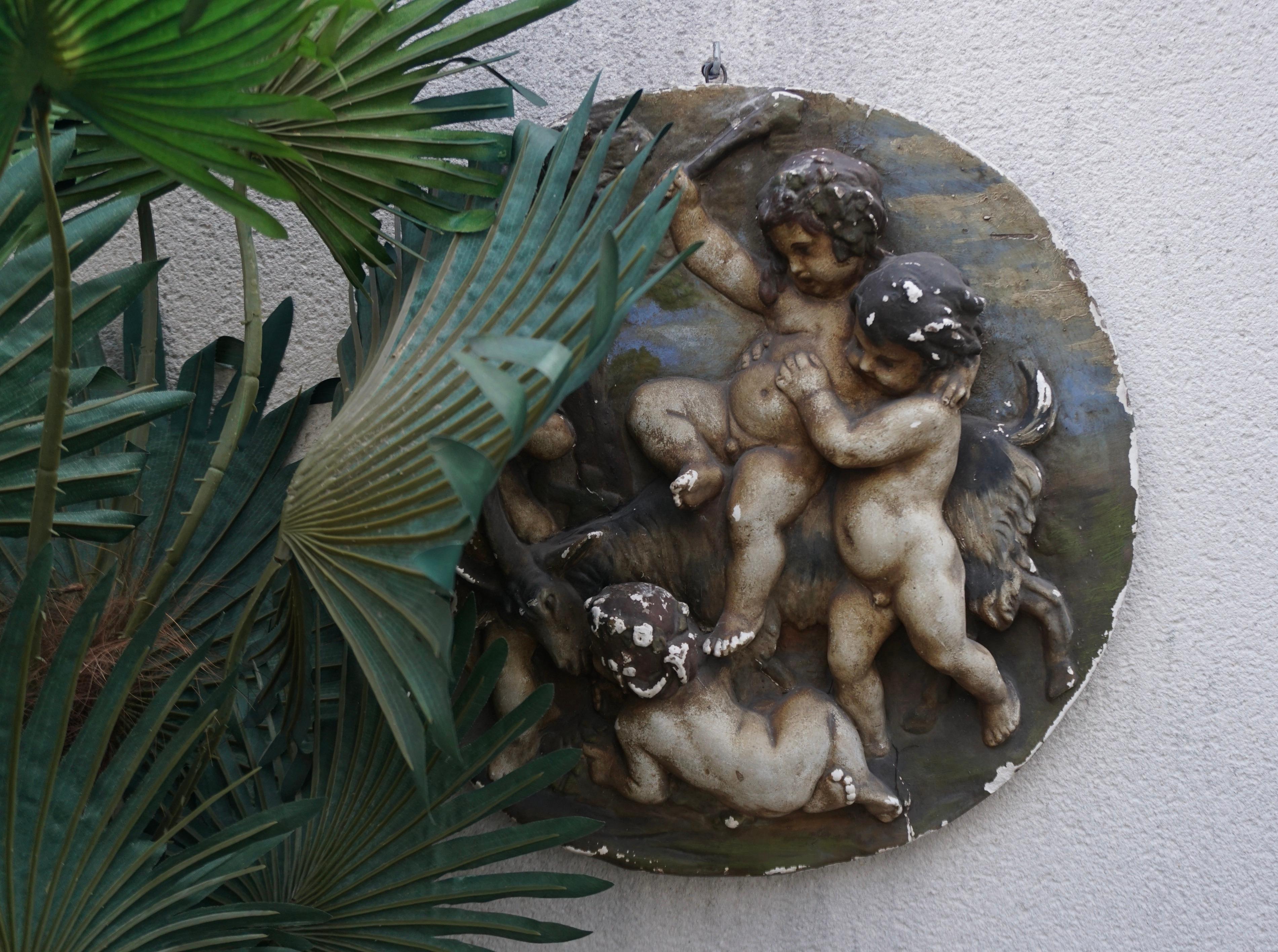 19th Century  French Plaster Relief Plaque of Four Putti Cherubs For Sale 5