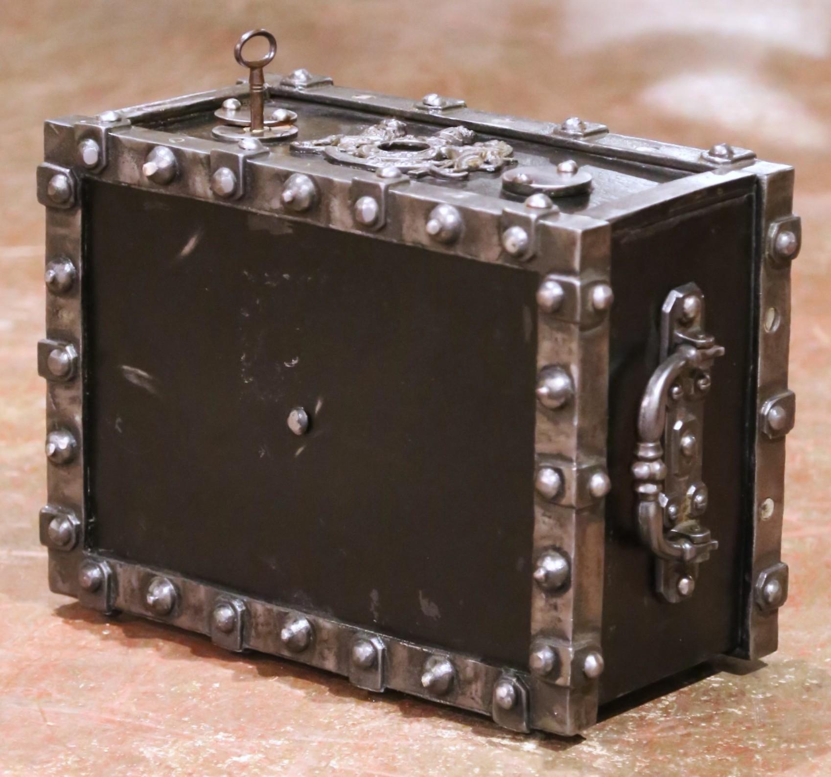19th Century French Polished Bauche Fireproof Strongbox with Royal Coat of Arms For Sale 5
