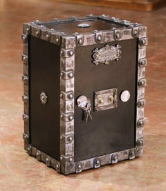 Cassaforte francese del XIX secolo in ghisa lucidata con chiave e combinazione a due lettere