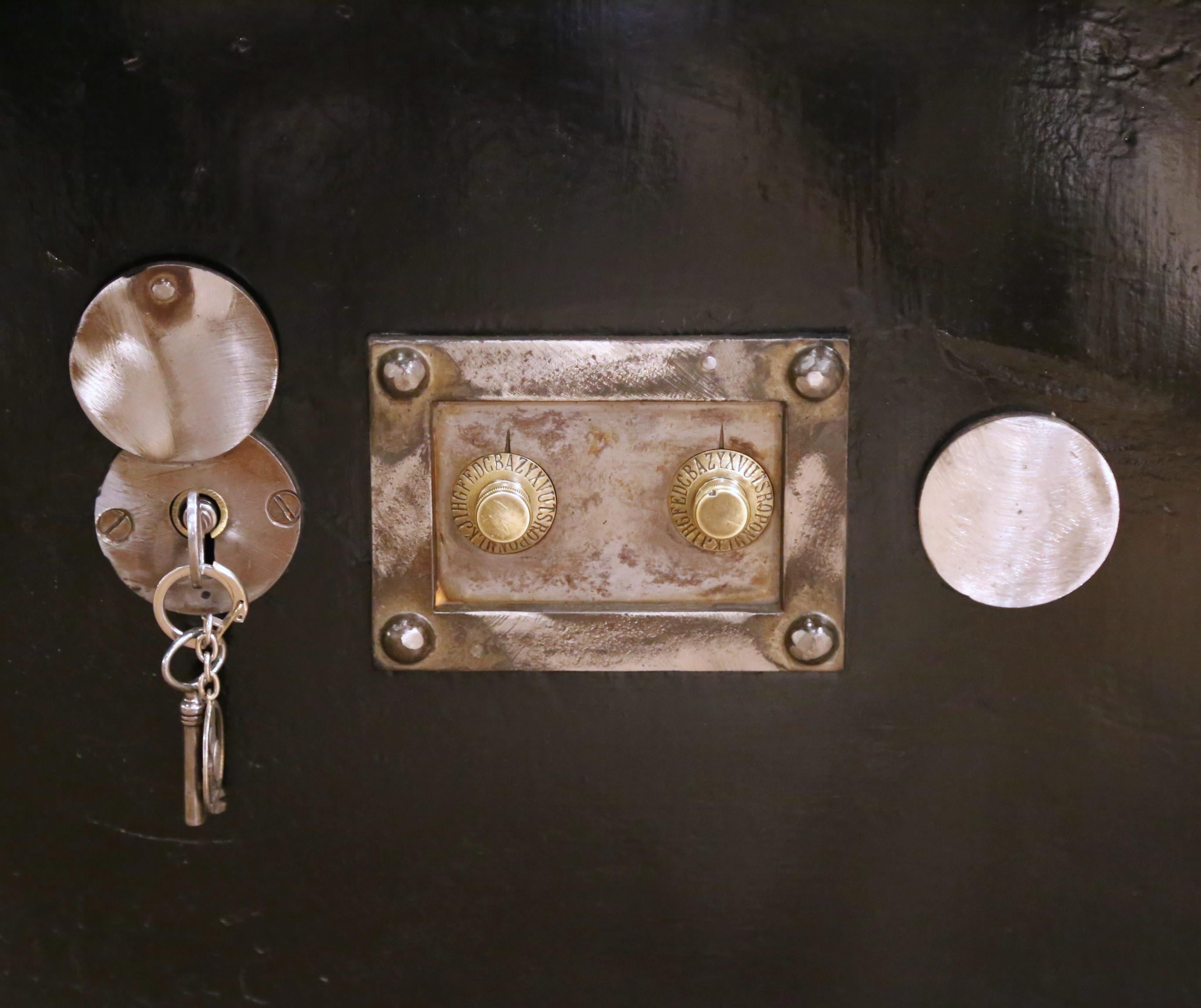 Hand-Crafted 19th Century French Polished Cast Iron Safe with Key and Two-Letter Combination For Sale