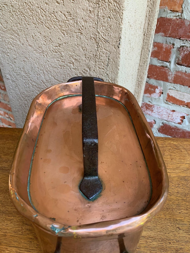 19th Century French Polished Copper and Iron Pot Pan Cooking Dish Lid For Sale 12
