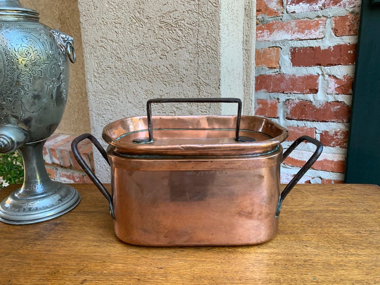 19th Century French Polished Copper and Iron Pot Pan Cooking Dish Lid For Sale 14