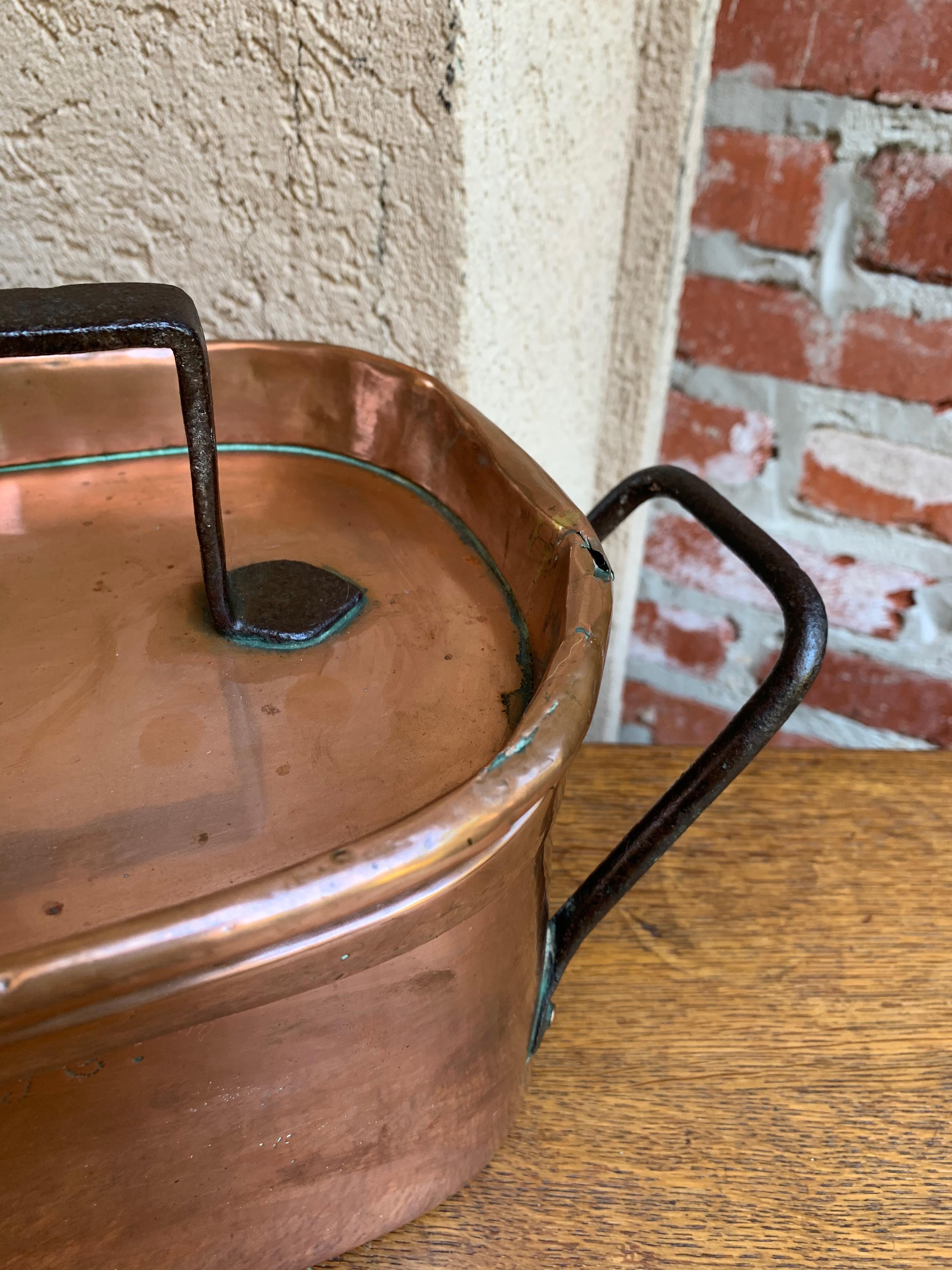 19th Century French Polished Copper and Iron Pot Pan Cooking Dish Lid In Good Condition In Shreveport, LA