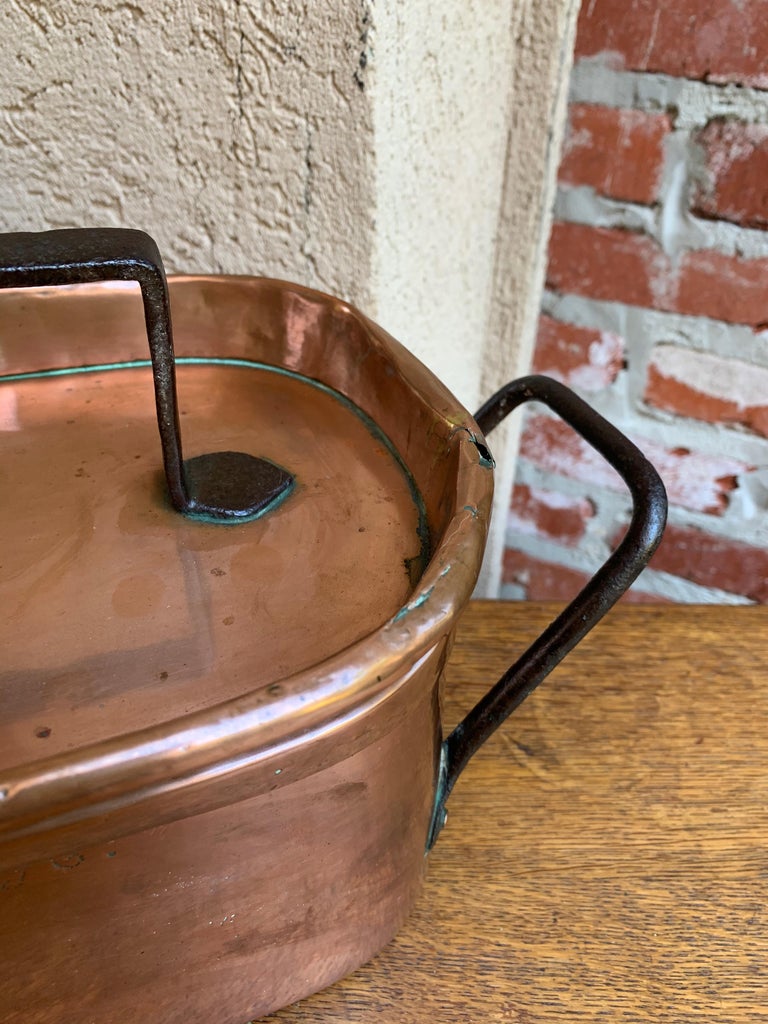 19th Century French Polished Copper and Iron Pot Pan Cooking Dish Lid For Sale 2