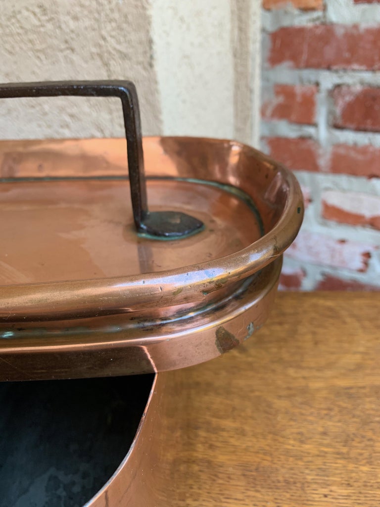 19th Century French Polished Copper and Iron Pot Pan Cooking Dish Lid For Sale 4