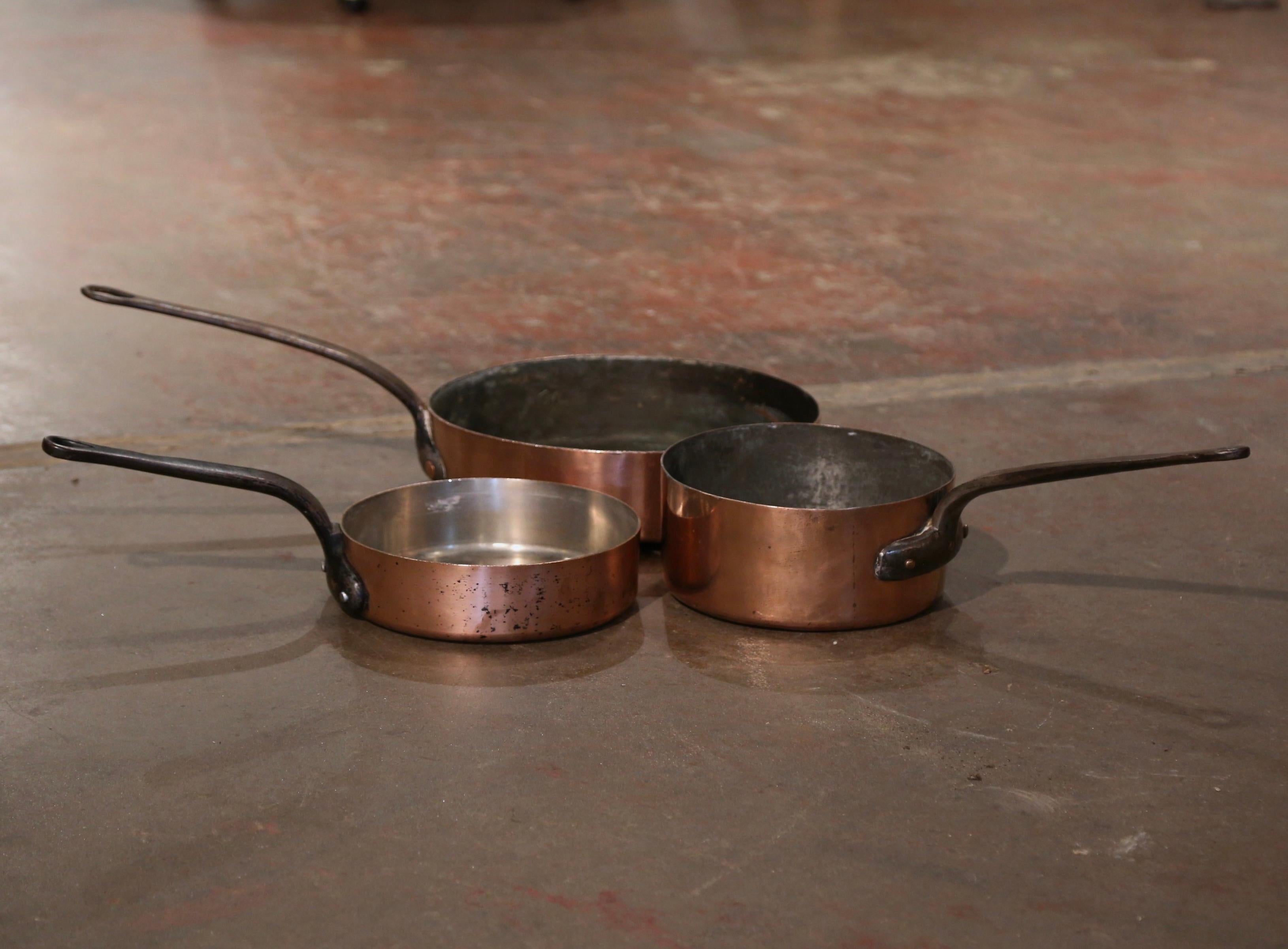 Country 19th Century French Polished Copper and Wrought Iron Cooking Pans, Set of 3 For Sale