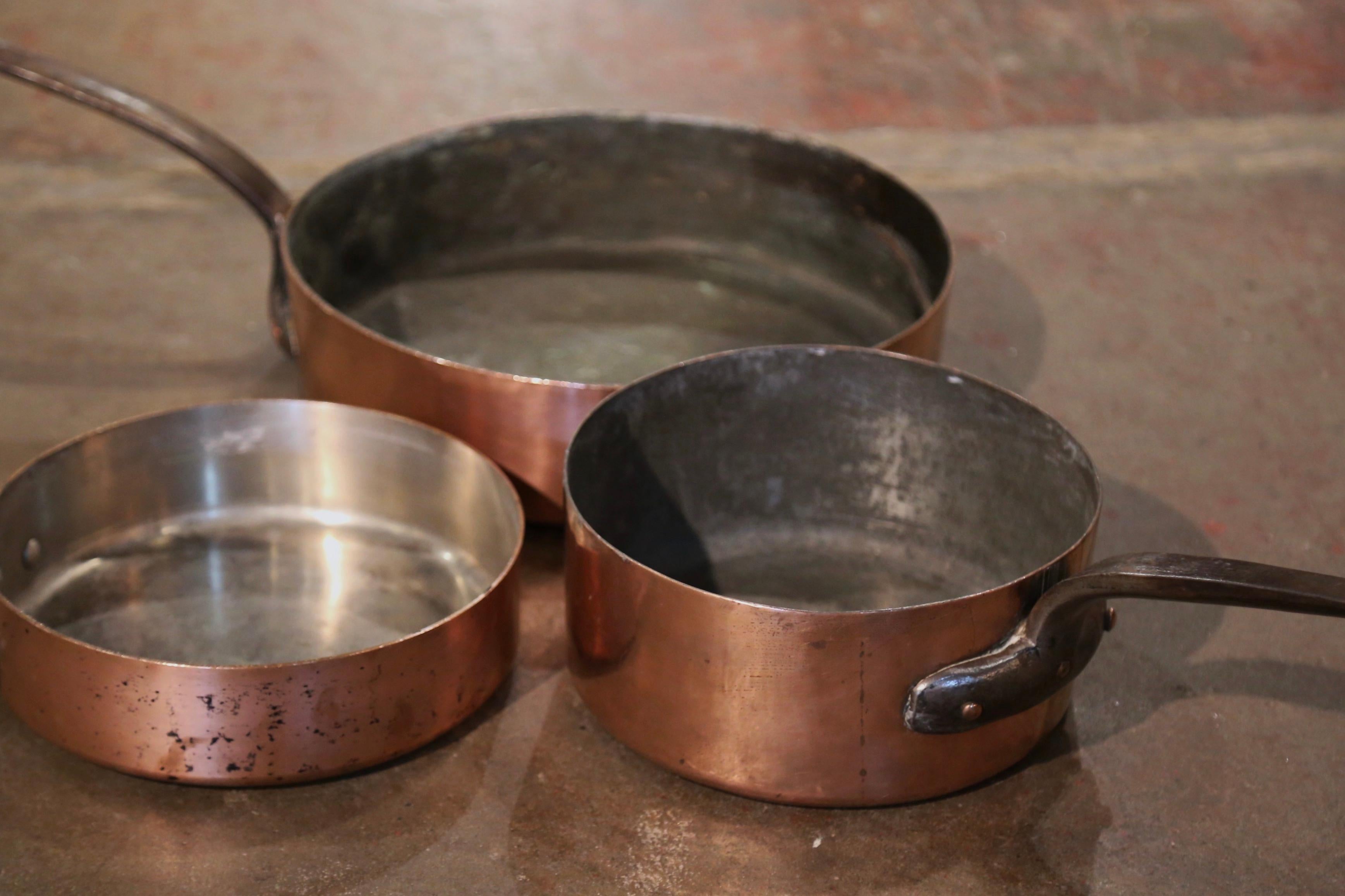 Forged 19th Century French Polished Copper and Wrought Iron Cooking Pans, Set of 3 For Sale