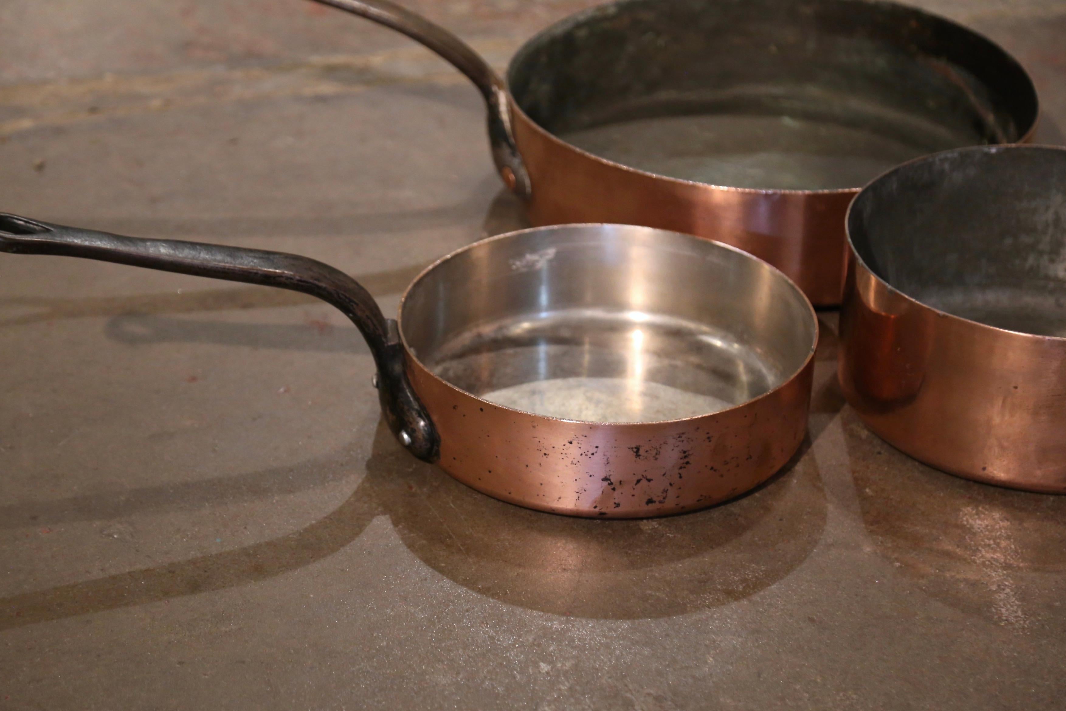 19th Century French Polished Copper and Wrought Iron Cooking Pans, Set of 3 For Sale 2