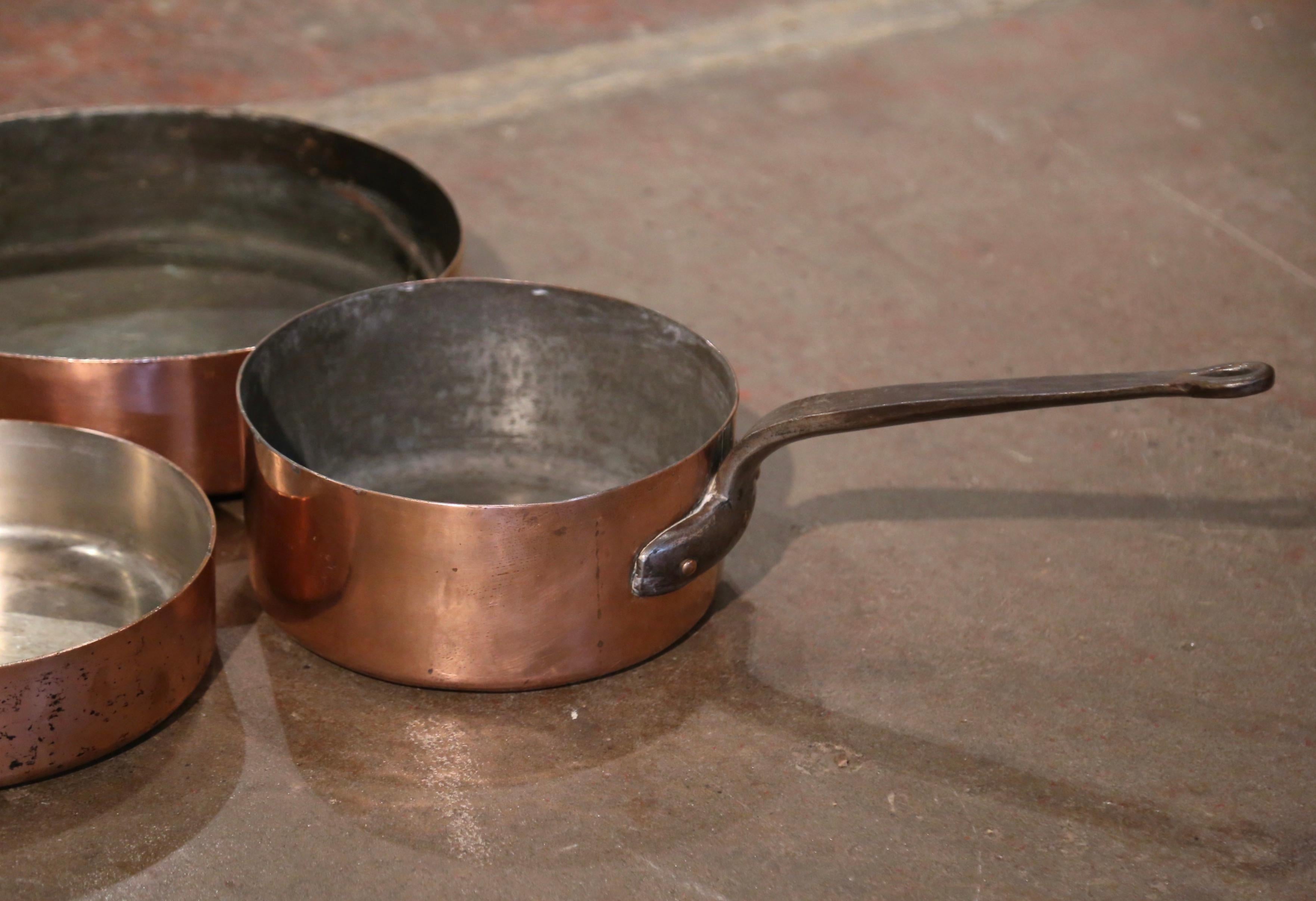 19th Century French Polished Copper and Wrought Iron Cooking Pans, Set of 3 For Sale 3