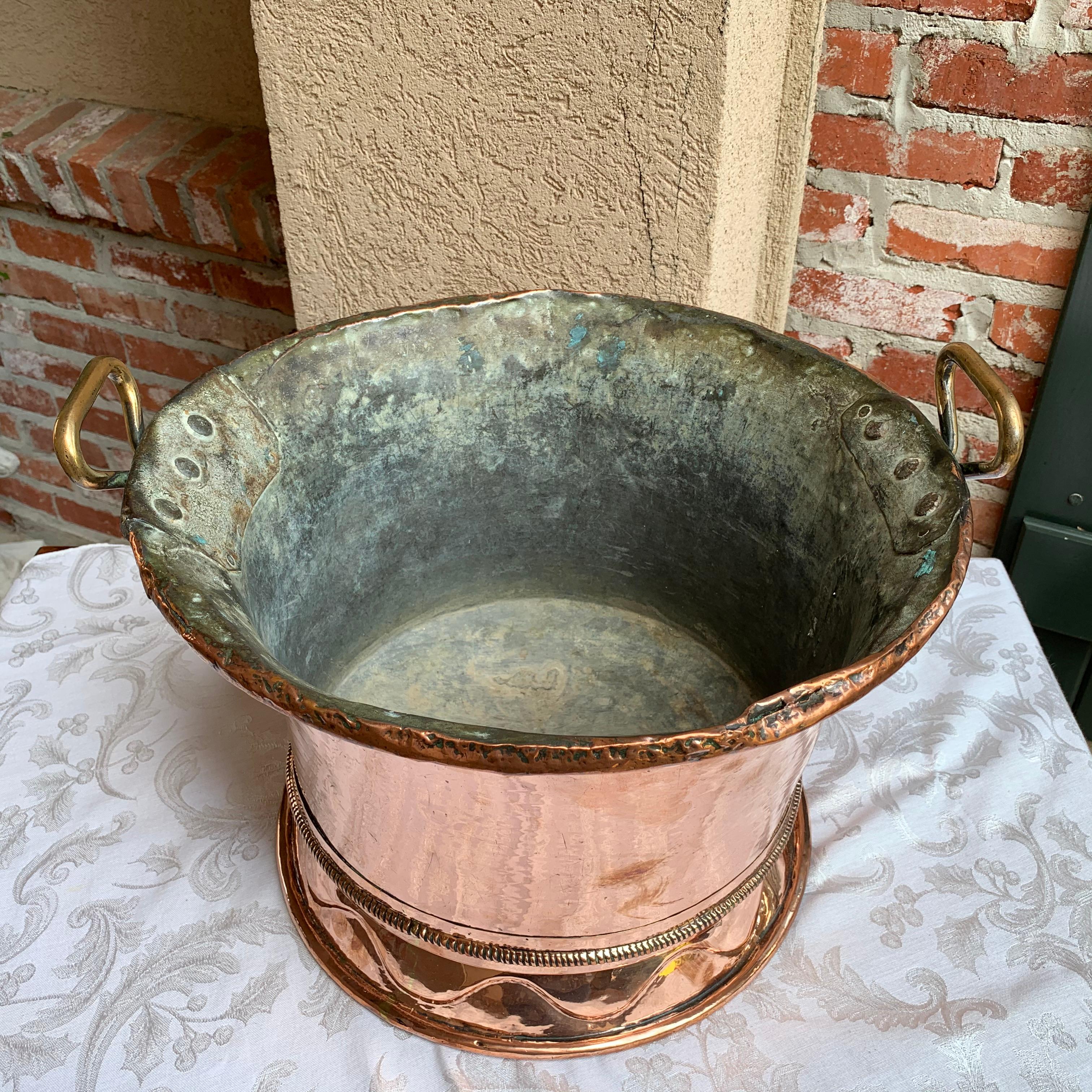 19th Century French Polished Hammered Copper Planter Jardinière Cachepot Round 8