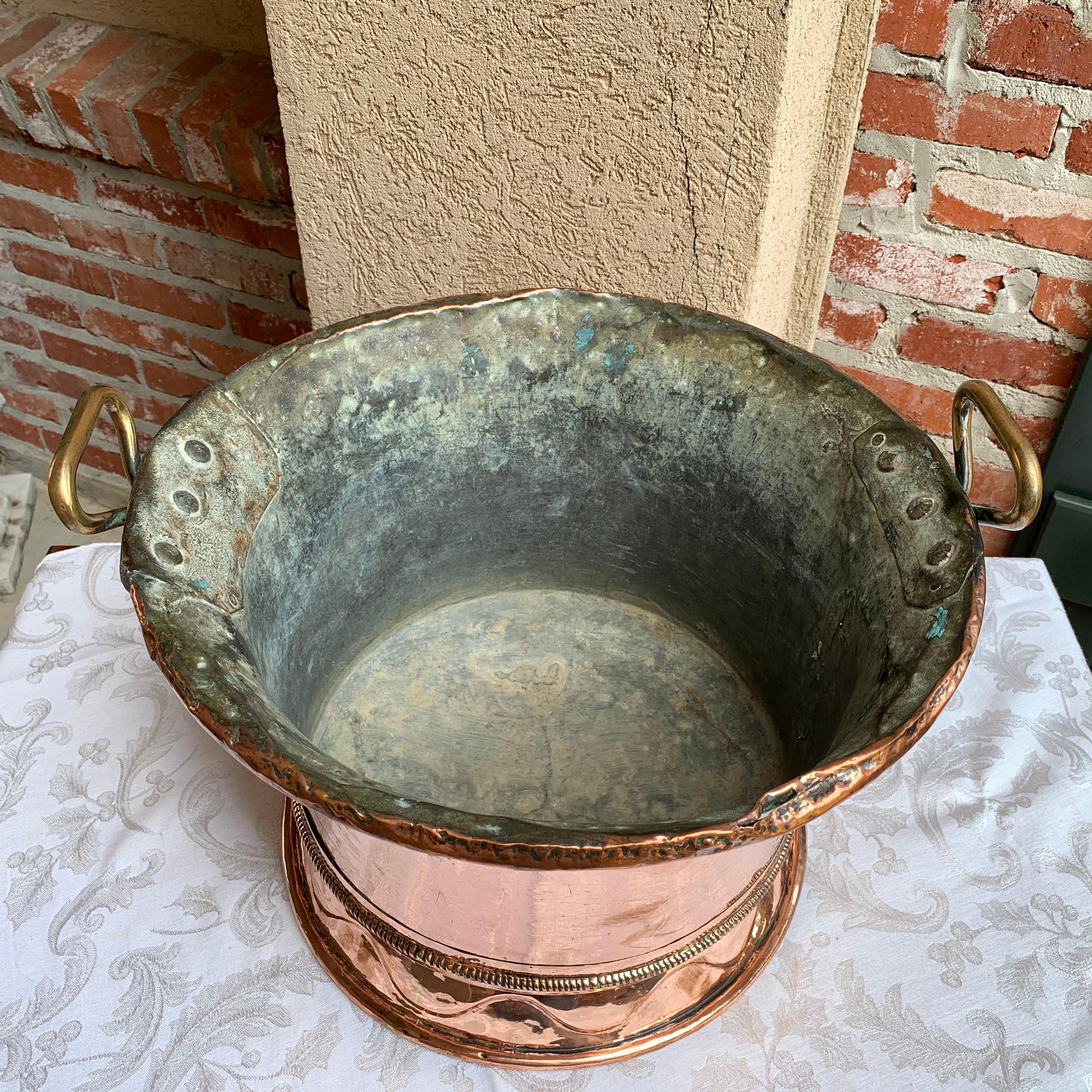 19th Century French Polished Hammered Copper Planter Jardinière Cachepot Round 9