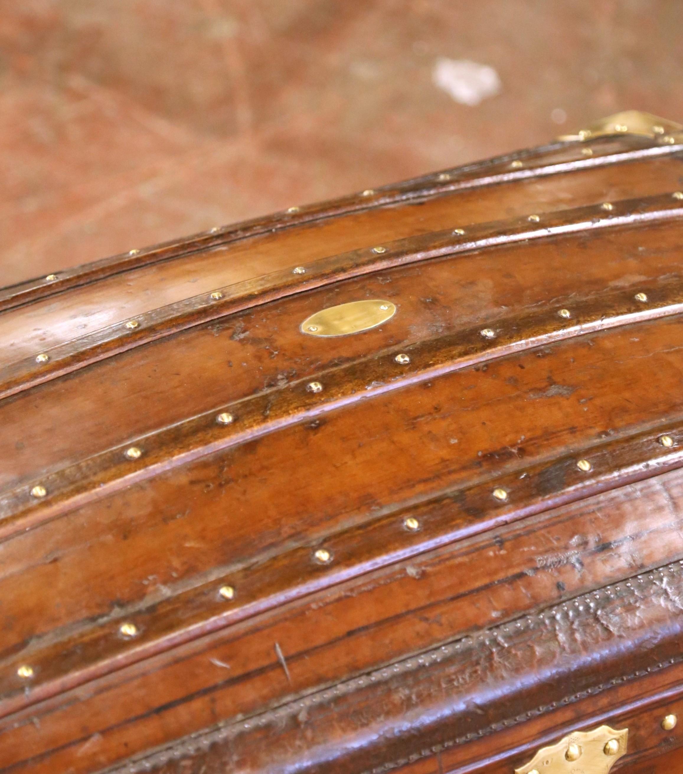 19th Century French Poplar, Iron and Leather Bombe Trunk Luggage from Paris siglo XIX en venta