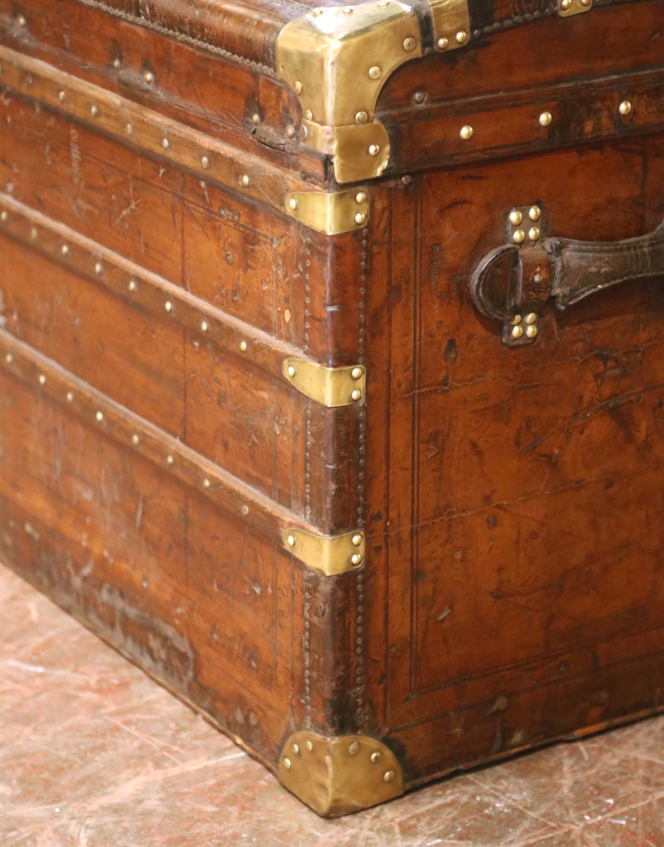 19th Century French Poplar, Iron and Leather Bombe Trunk Luggage from Paris en venta 1