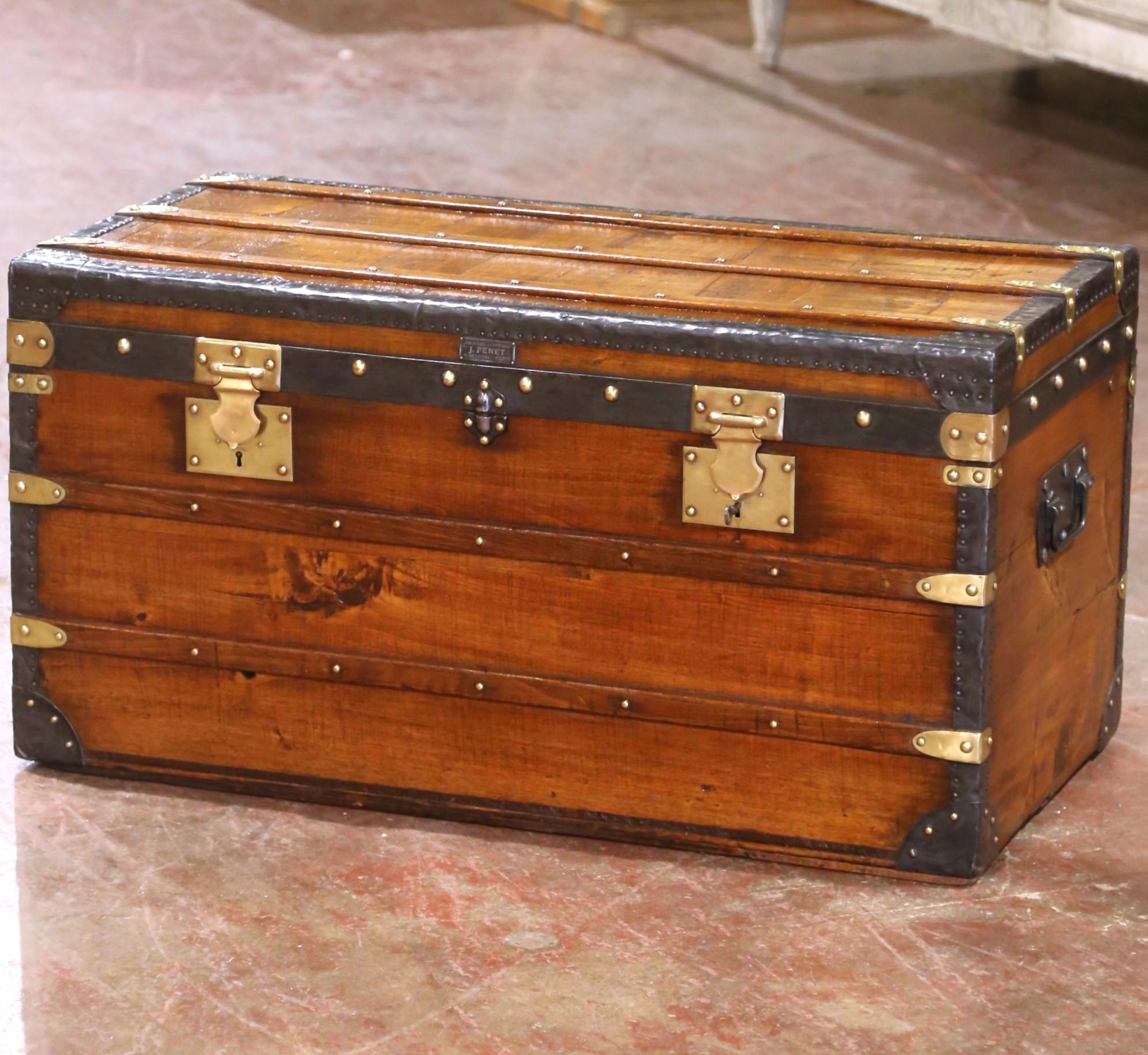 19th Century French Poplar, Leather and Metal Travel Trunk by J. Penet, Paris en Excelente estado para la venta en Dallas, TX