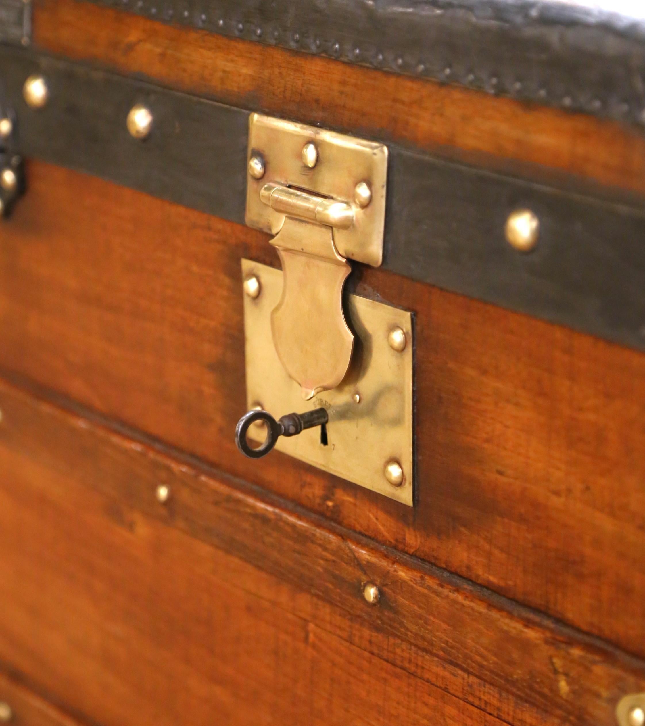 19th Century French Poplar, Leather and Metal Travel Trunk by J. Penet, Paris Latón en venta