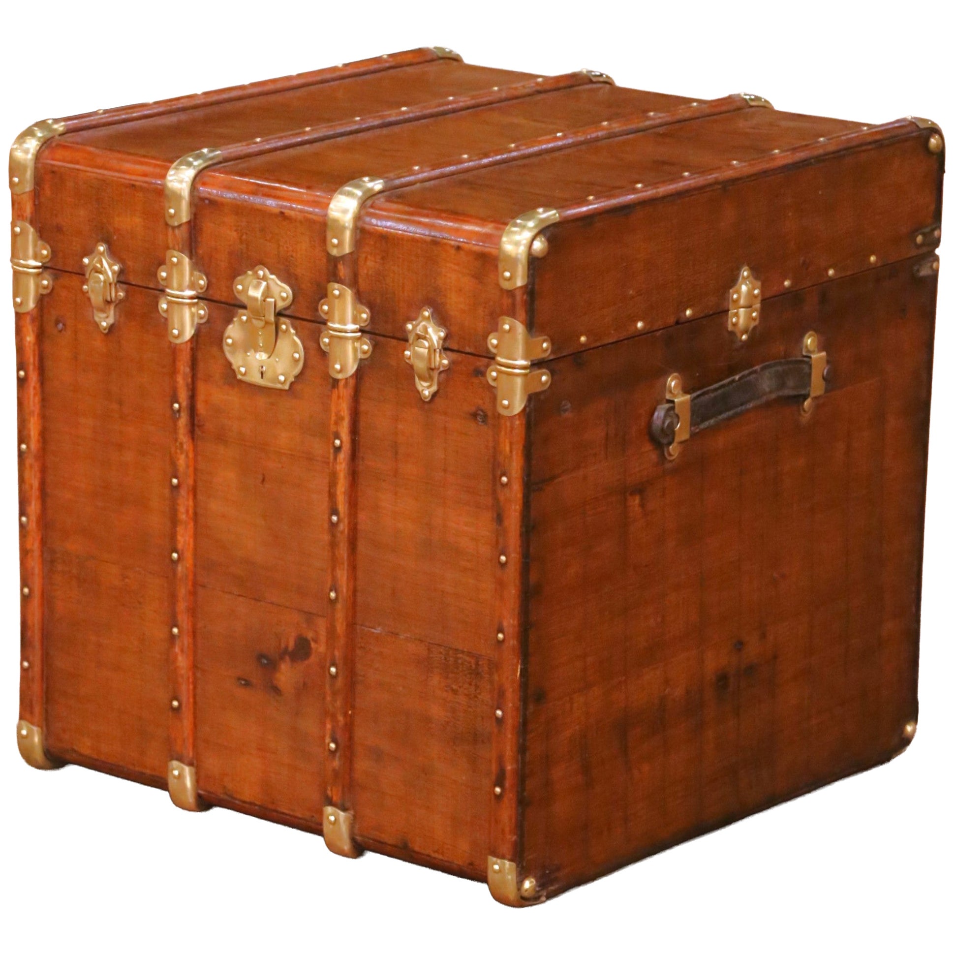 19th Century French Poplar Travel Trunk with Brass Hardware and Leather Handles en vente