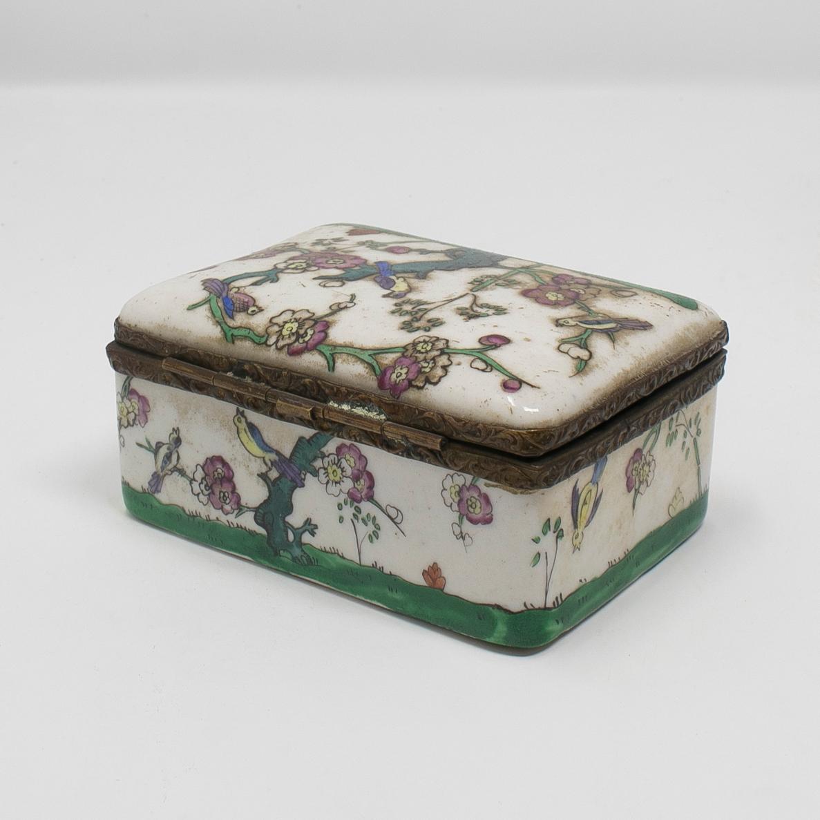 18th Century 19th Century French Porcelain and Brass Trinket Box with Flower Decorations For Sale