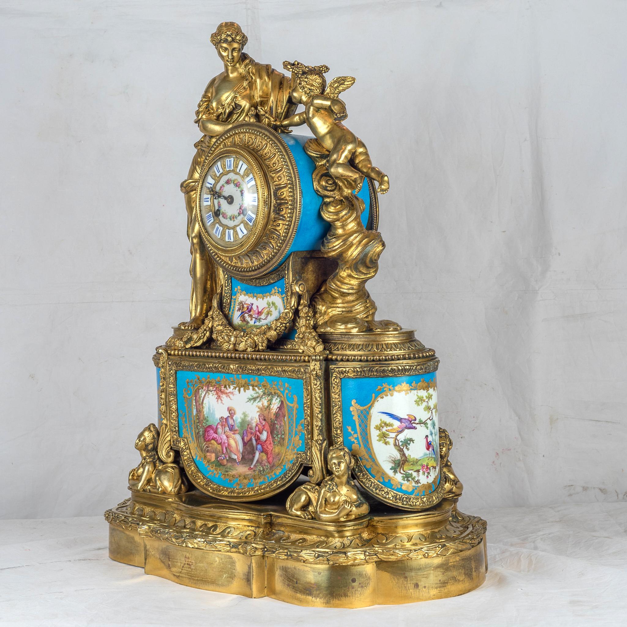 19th Century French Porcelain and Gilt Bronze Figural Mantel Clock For Sale 1