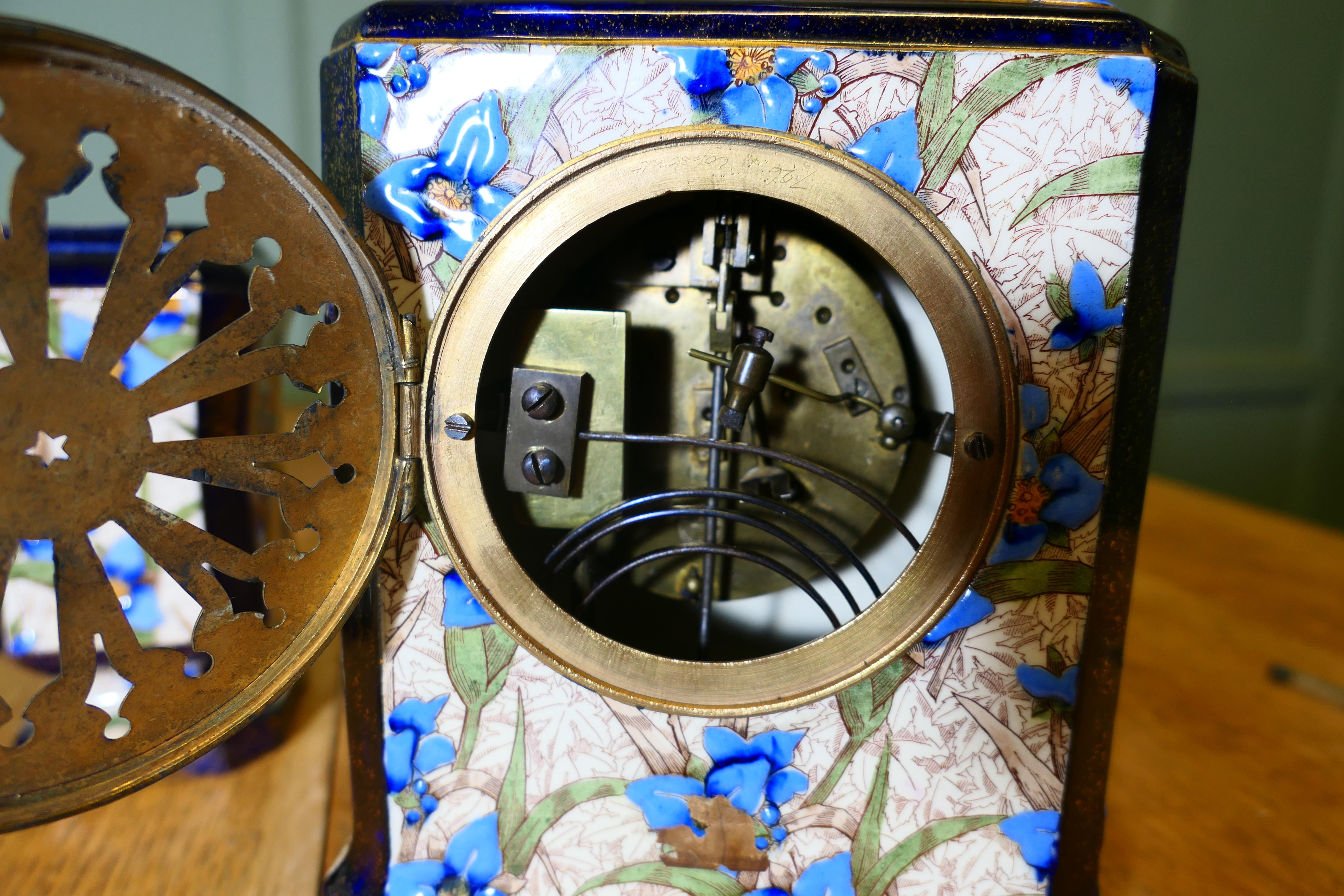 19th Century French Porcelain Clock Set In Good Condition For Sale In Godshill, Isle of Wight