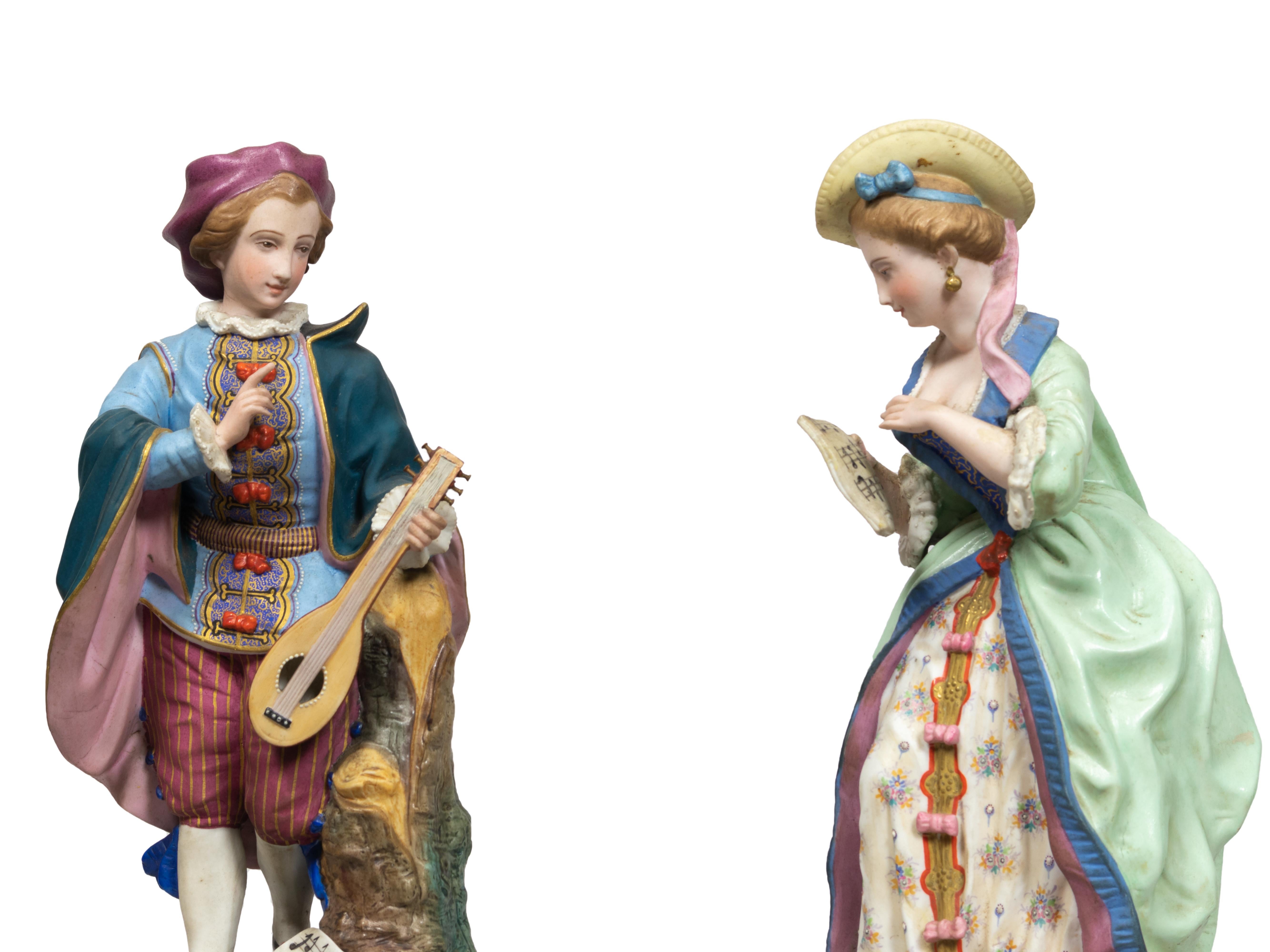 Figurines en porcelaine française du 19e siècle Joueur de guitare et Singer Bon état - En vente à Lisbon, PT