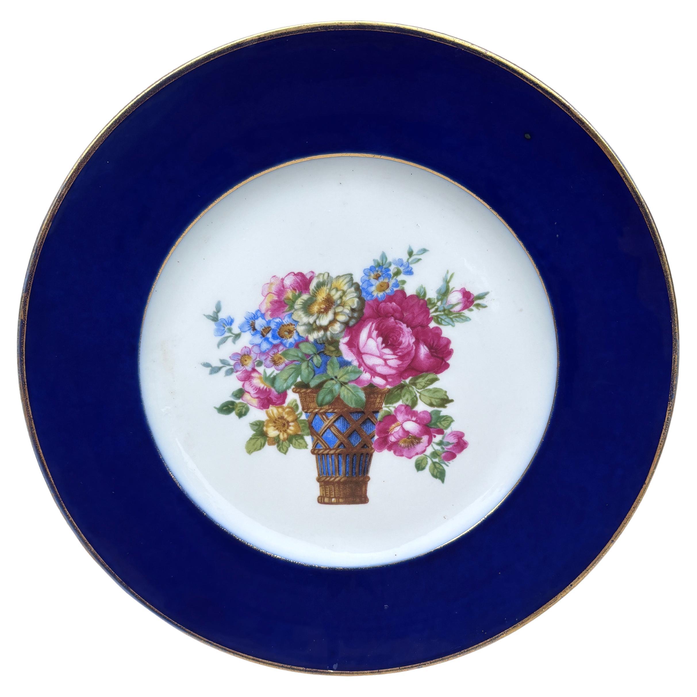 Piatto a mazzo di fiori in porcellana francese del XIX secolo in vendita